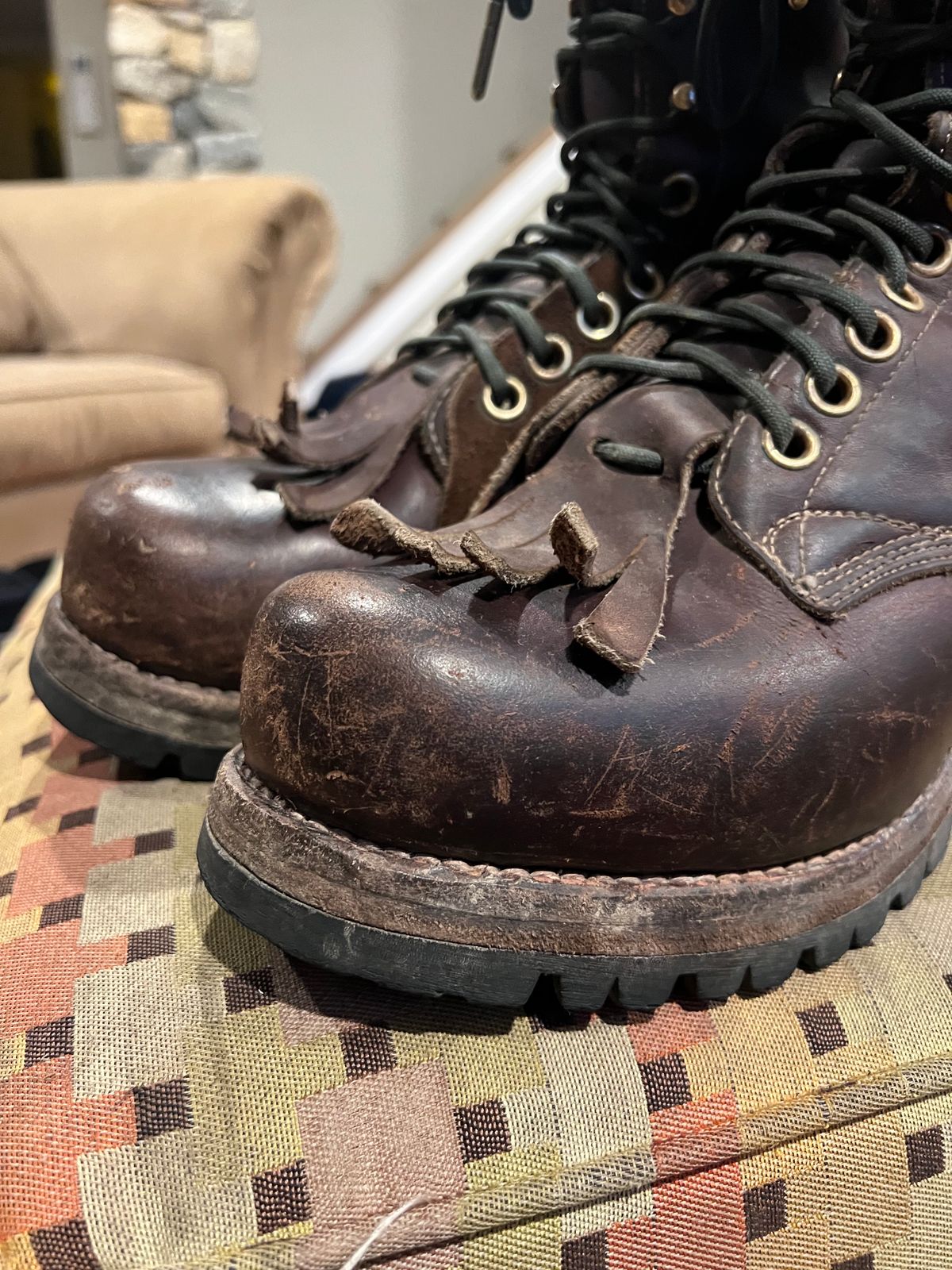 Photo by Davin.Gibiase on November 16, 2023 of the Dayton Boots Lineman (Vintage) in Seidel Ranger red.