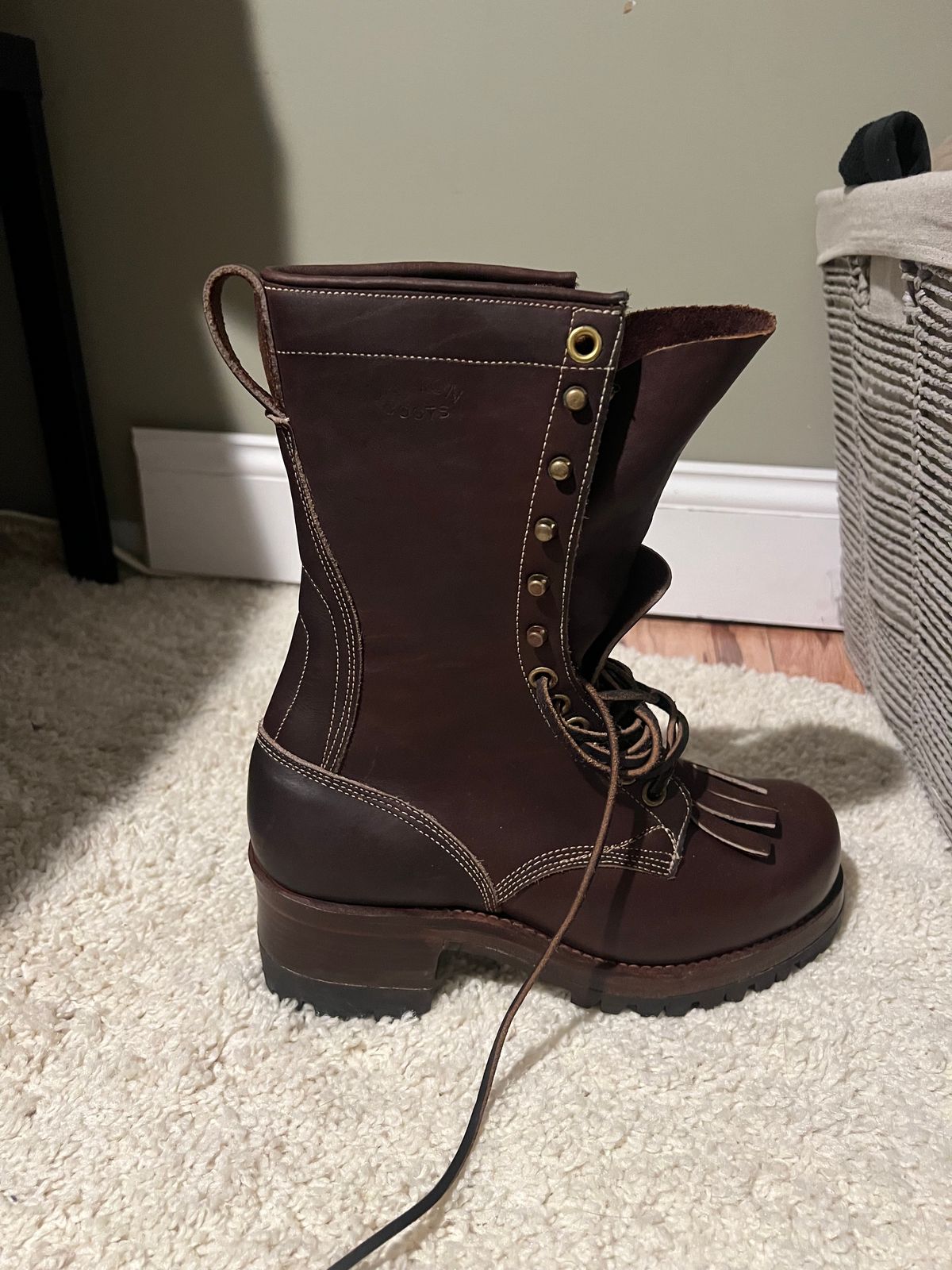 Photo by Davin.Gibiase on October 2, 2023 of the Dayton Boots Lineman (Vintage) in Seidel Ranger red.