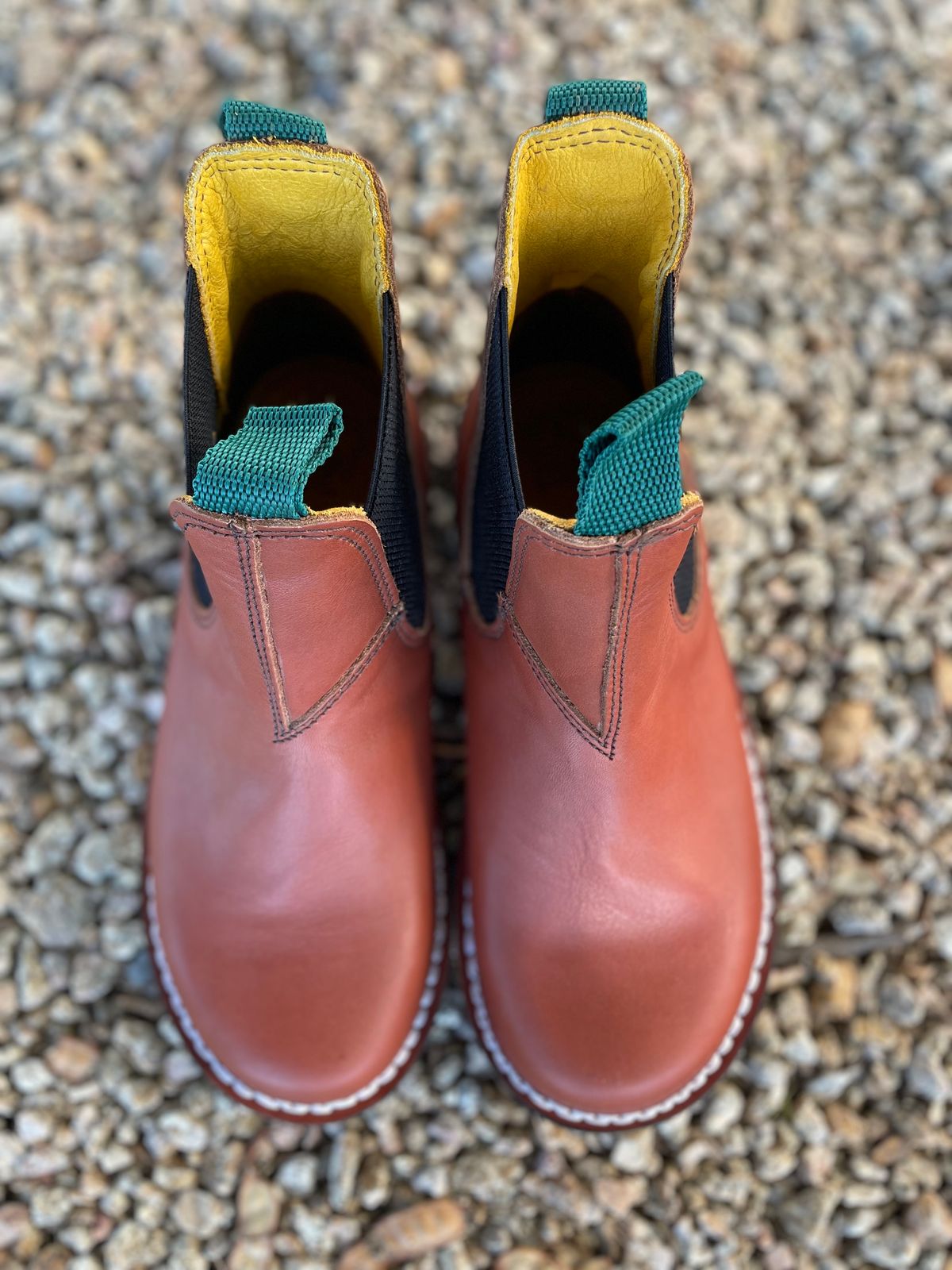Photo by shannonsieg104 on October 1, 2022 of the Jim Green Unlisted Model in Tan Full Grain.