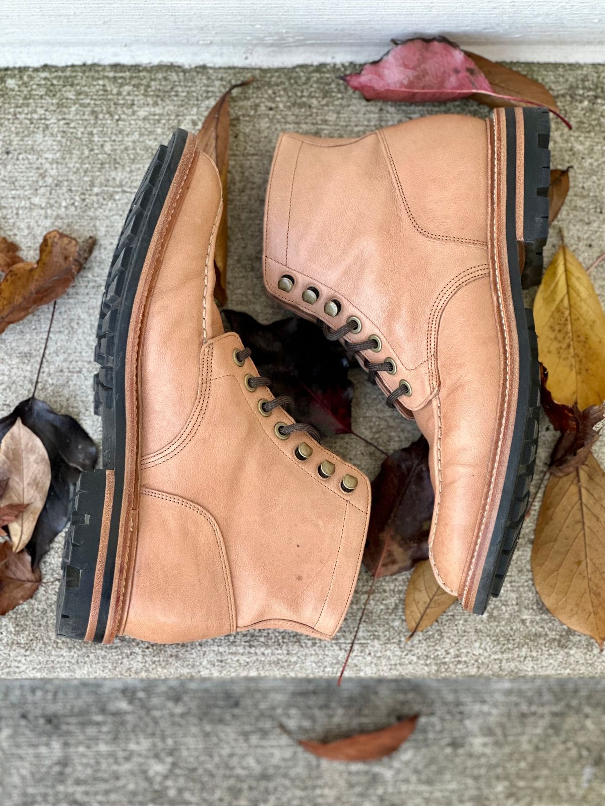 Photo by Wes on November 1, 2022 of the Grant Stone Ottawa Boot in Incas Natural Kangaroo.