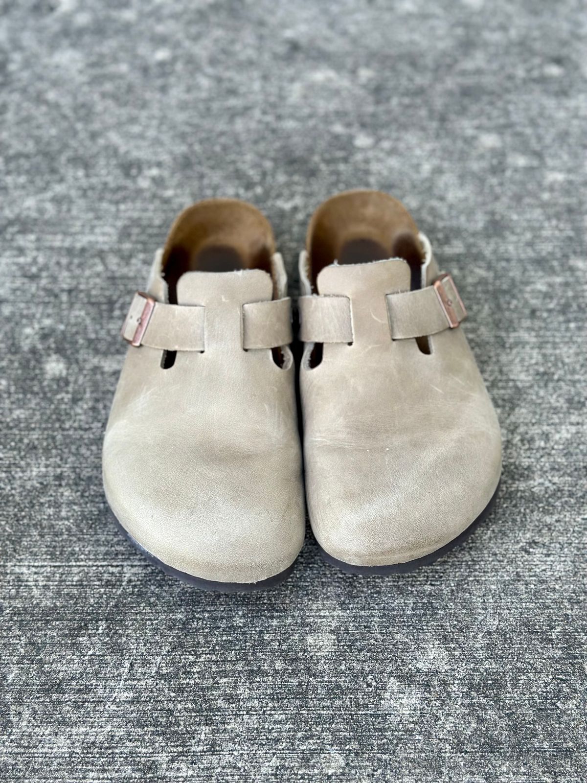 Photo by Wes on November 2, 2023 of the Birkenstock Boston in Tobacco Brown Oiled Leather.