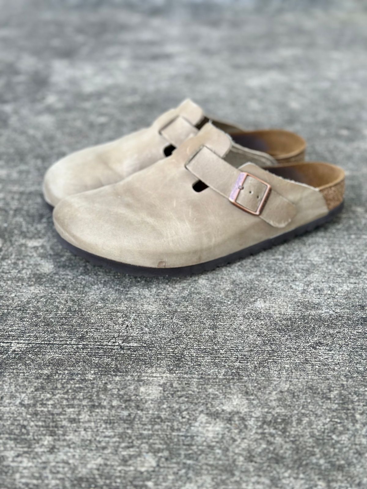 Photo by Wes on November 2, 2023 of the Birkenstock Boston in Tobacco Brown Oiled Leather.