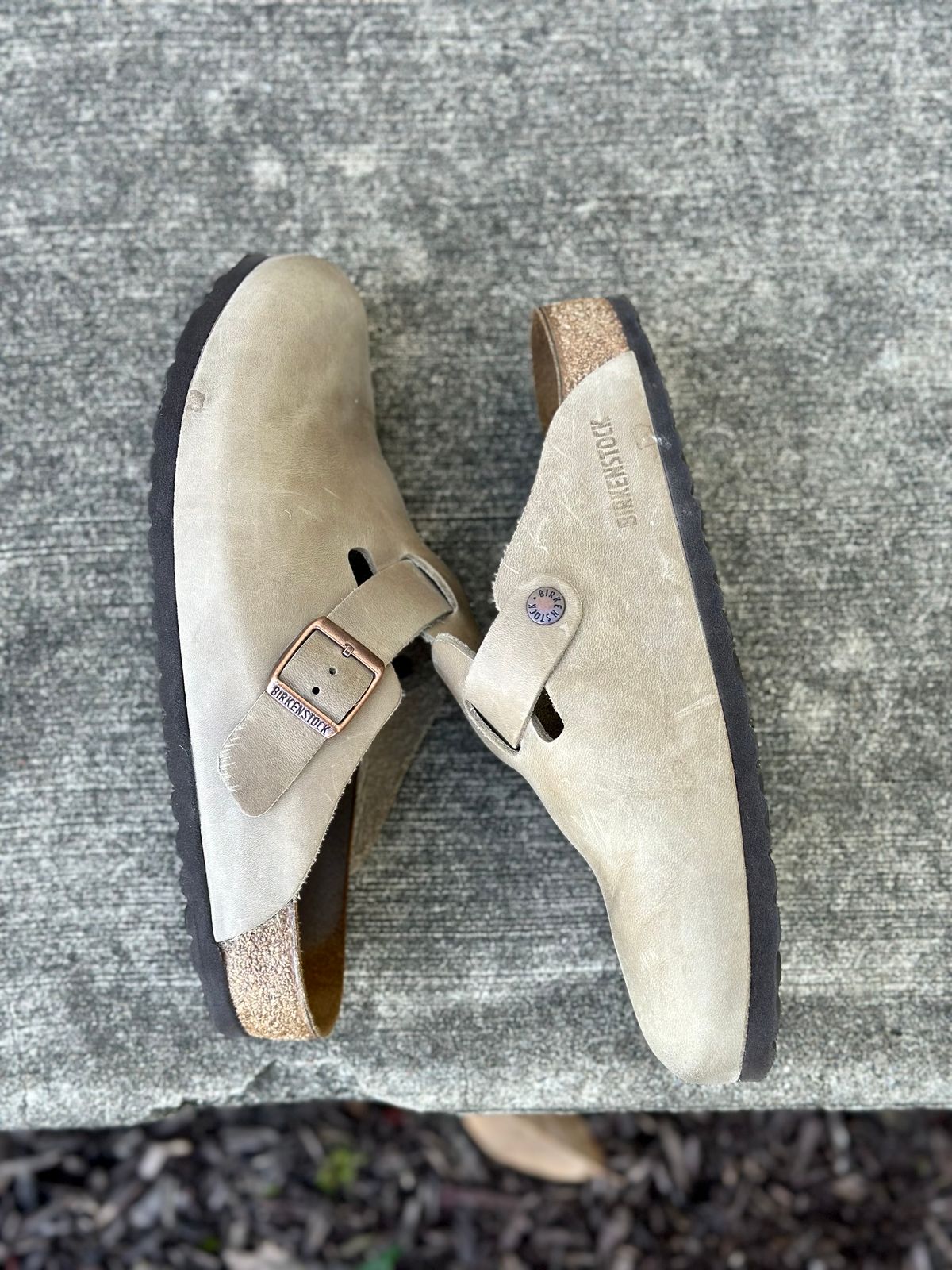 Photo by Wes on November 2, 2023 of the Birkenstock Boston in Tobacco Brown Oiled Leather.