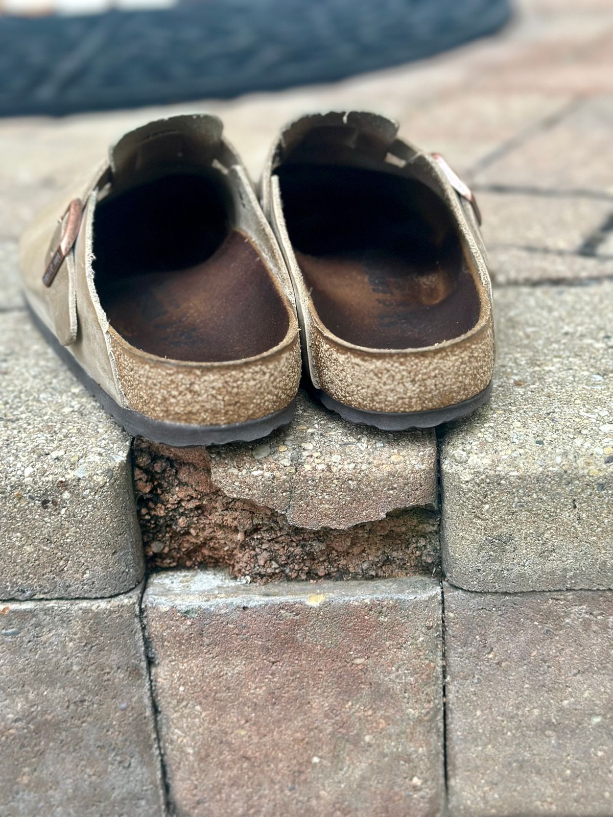 Photo by Wes on January 3, 2024 of the Birkenstock Boston in Tobacco Brown Oiled Leather.