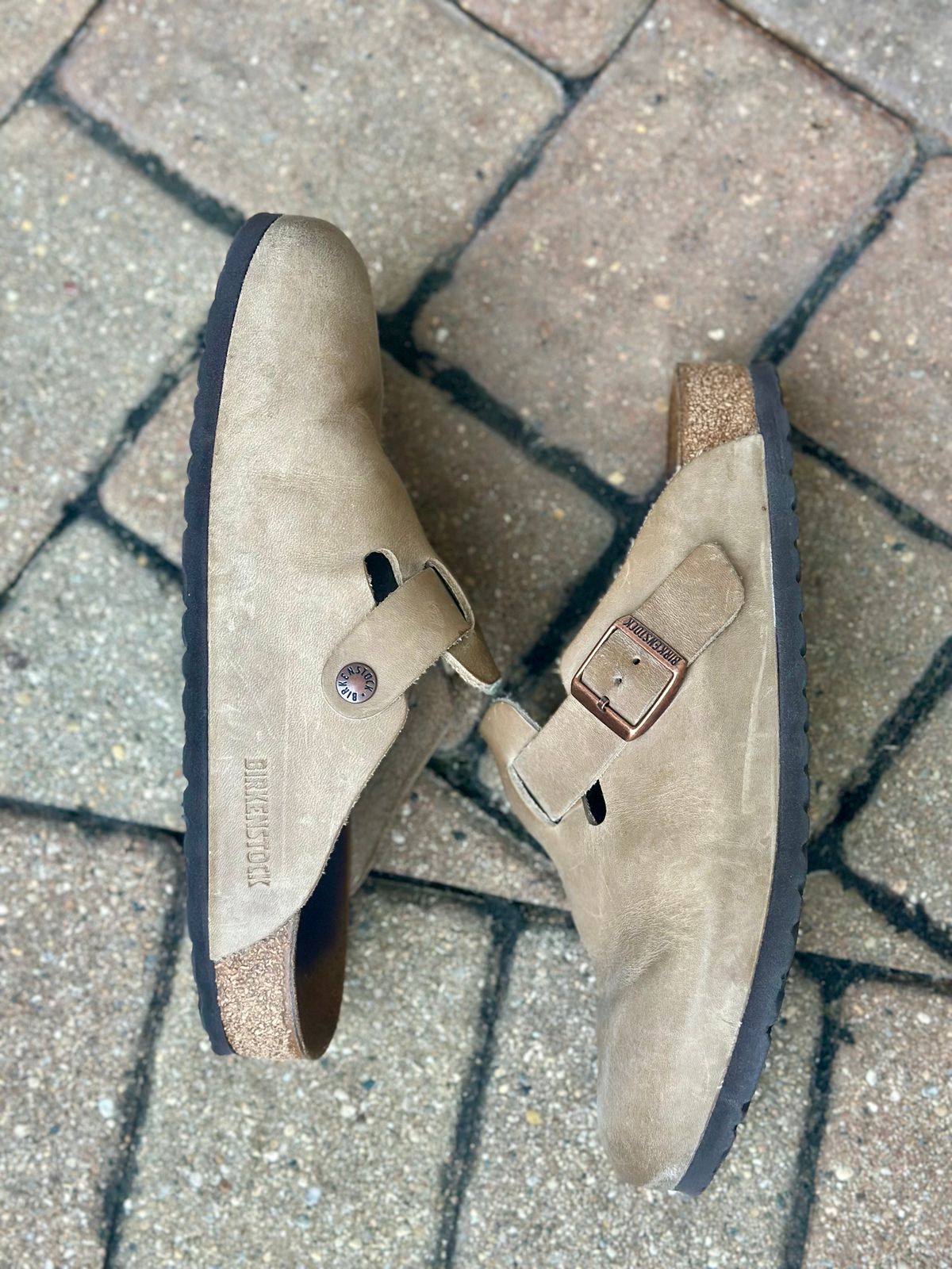 Photo by Wes on January 3, 2024 of the Birkenstock Boston in Tobacco Brown Oiled Leather.
