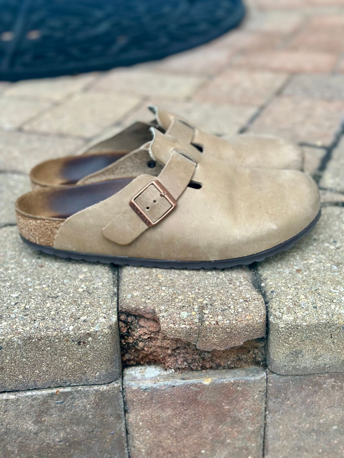 Photo by Wes on January 3, 2024 of the Birkenstock Boston in Tobacco Brown Oiled Leather.