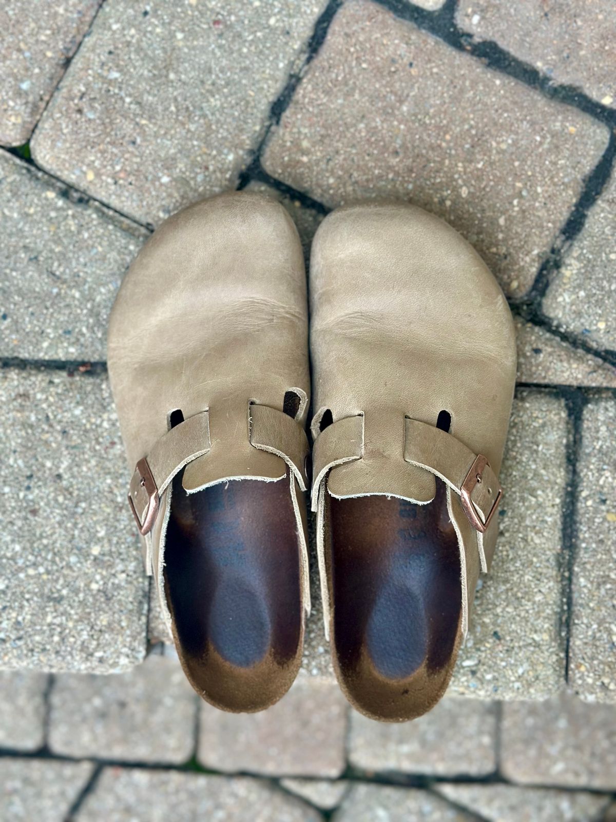 Photo by Wes on January 3, 2024 of the Birkenstock Boston in Tobacco Brown Oiled Leather.