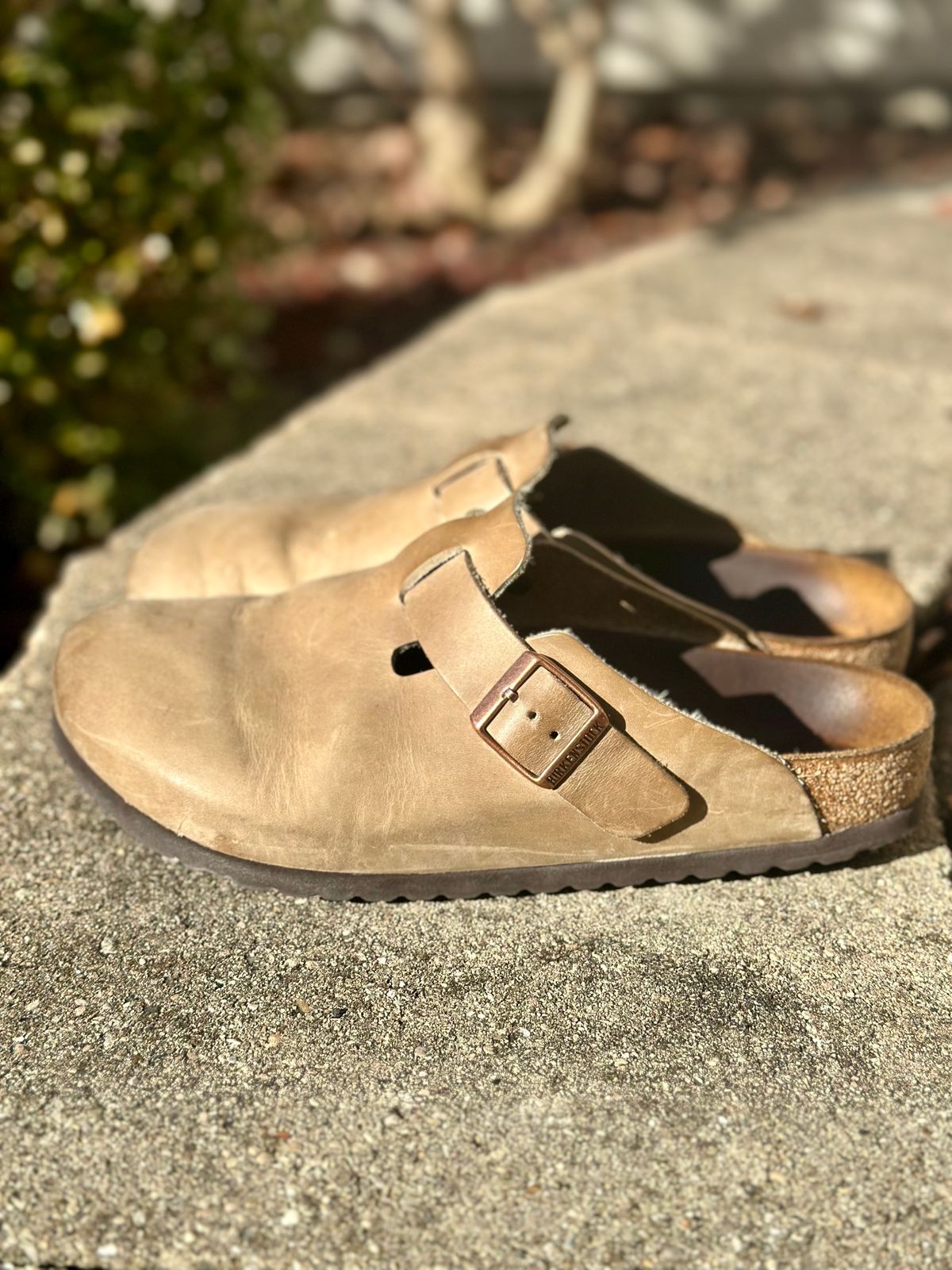 Photo by Wes on February 3, 2024 of the Birkenstock Boston in Tobacco Brown Oiled Leather.