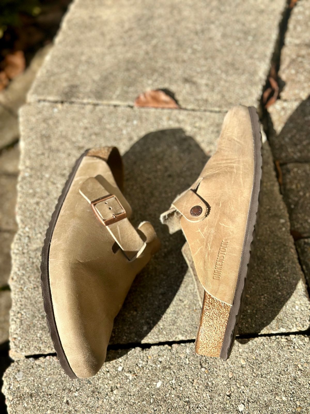Photo by Wes on February 3, 2024 of the Birkenstock Boston in Tobacco Brown Oiled Leather.