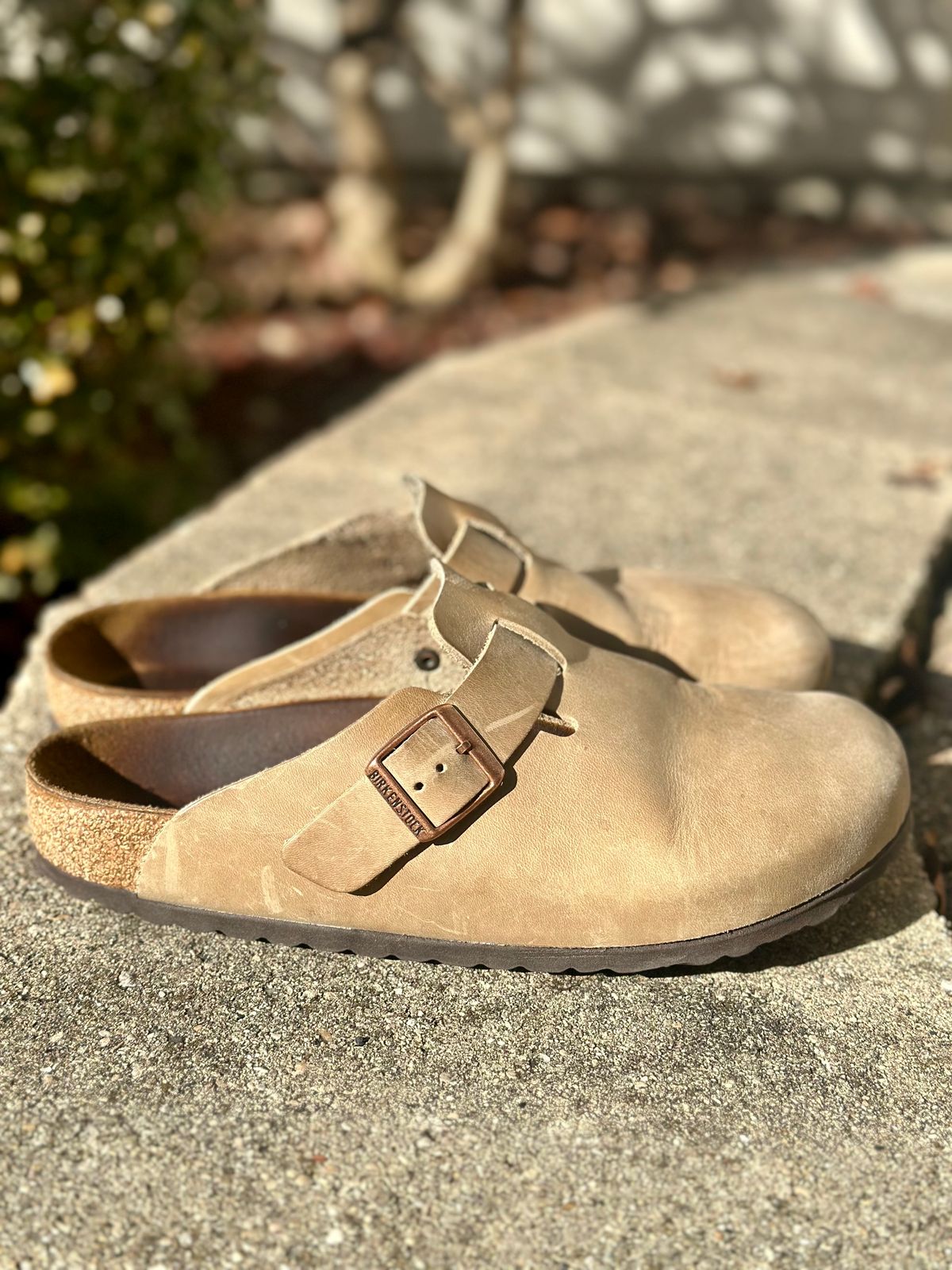 Photo by Wes on February 3, 2024 of the Birkenstock Boston in Tobacco Brown Oiled Leather.