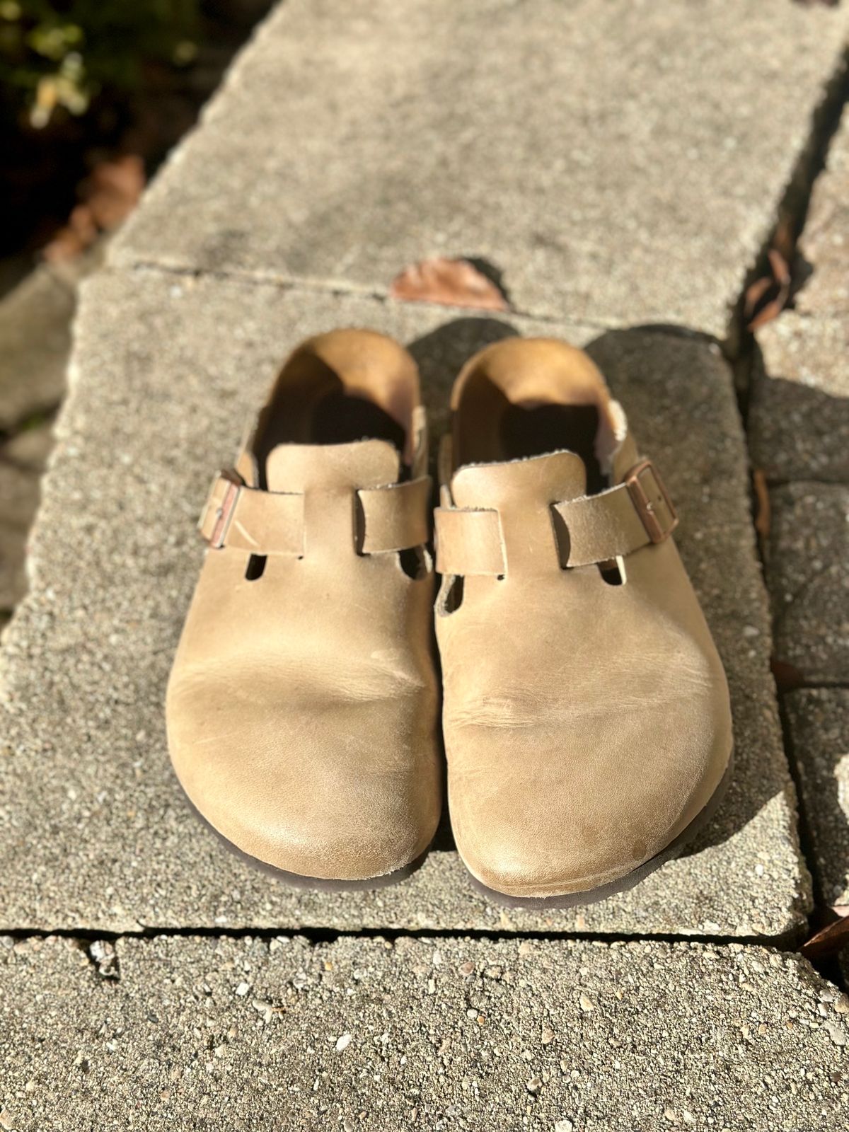 Photo by Wes on February 3, 2024 of the Birkenstock Boston in Tobacco Brown Oiled Leather.