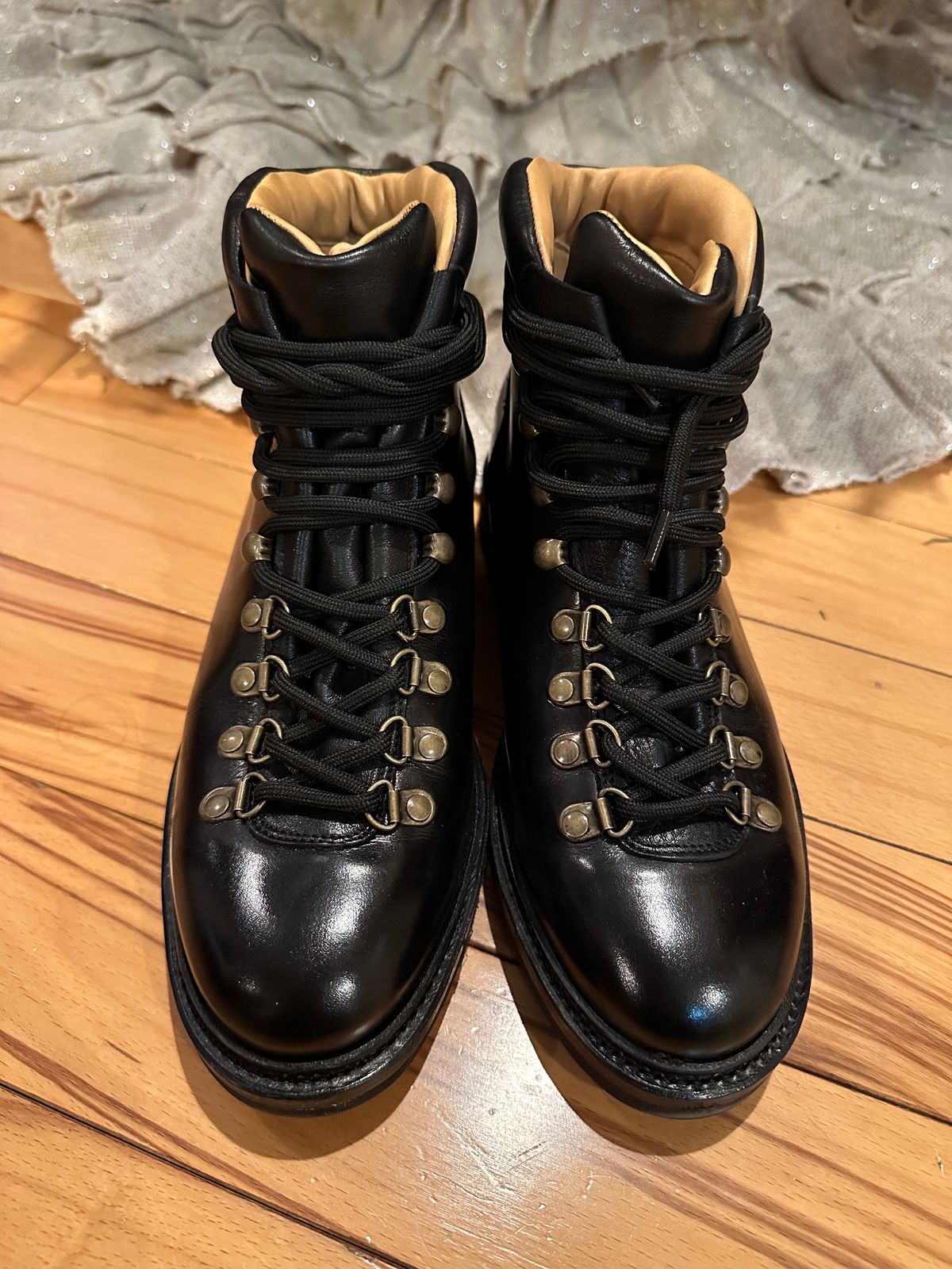 Photo by waltyboy on December 6, 2023 of the Meermin Hiking Boot in D'Annonay Black Calf.
