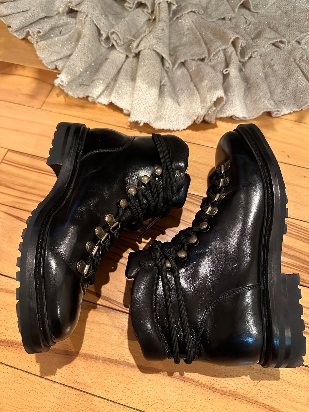 Photo by waltyboy on December 6, 2023 of the Meermin Hiking Boot in D'Annonay Black Calf.