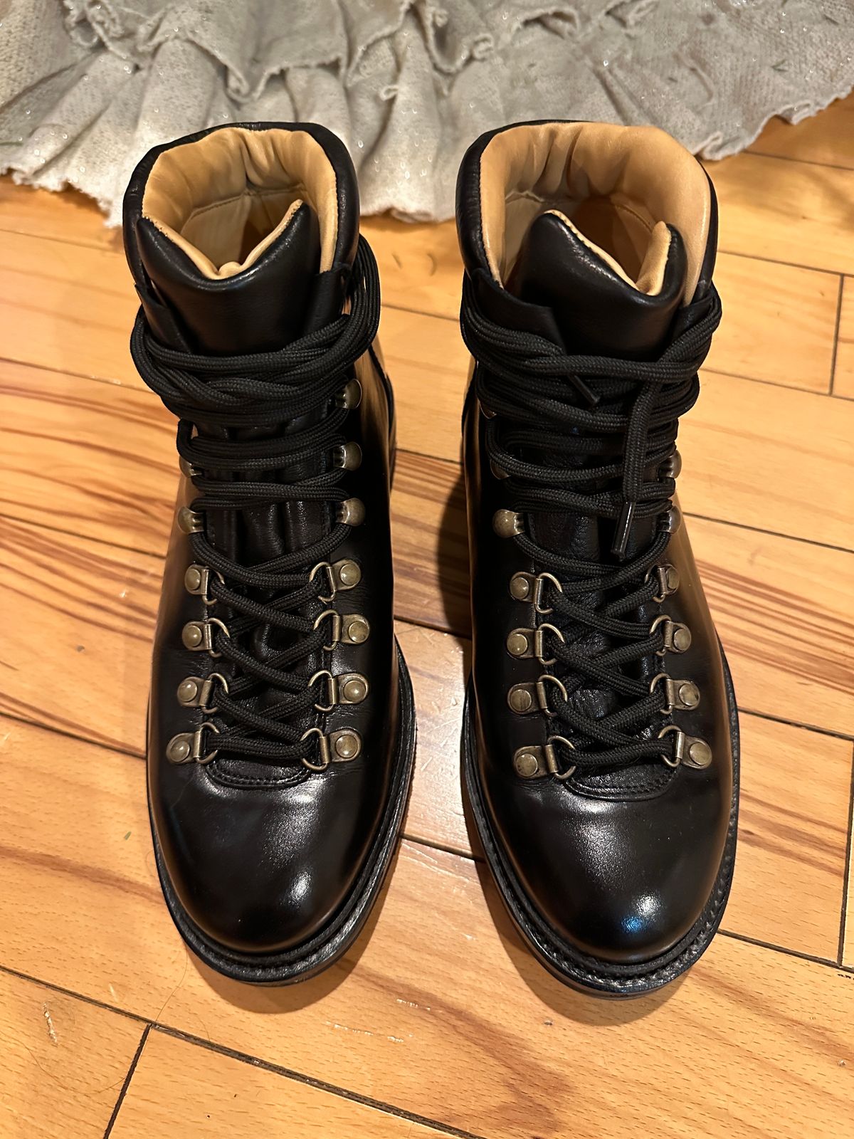 Photo by waltyboy on December 6, 2023 of the Meermin Hiking Boot in D'Annonay Black Calf.