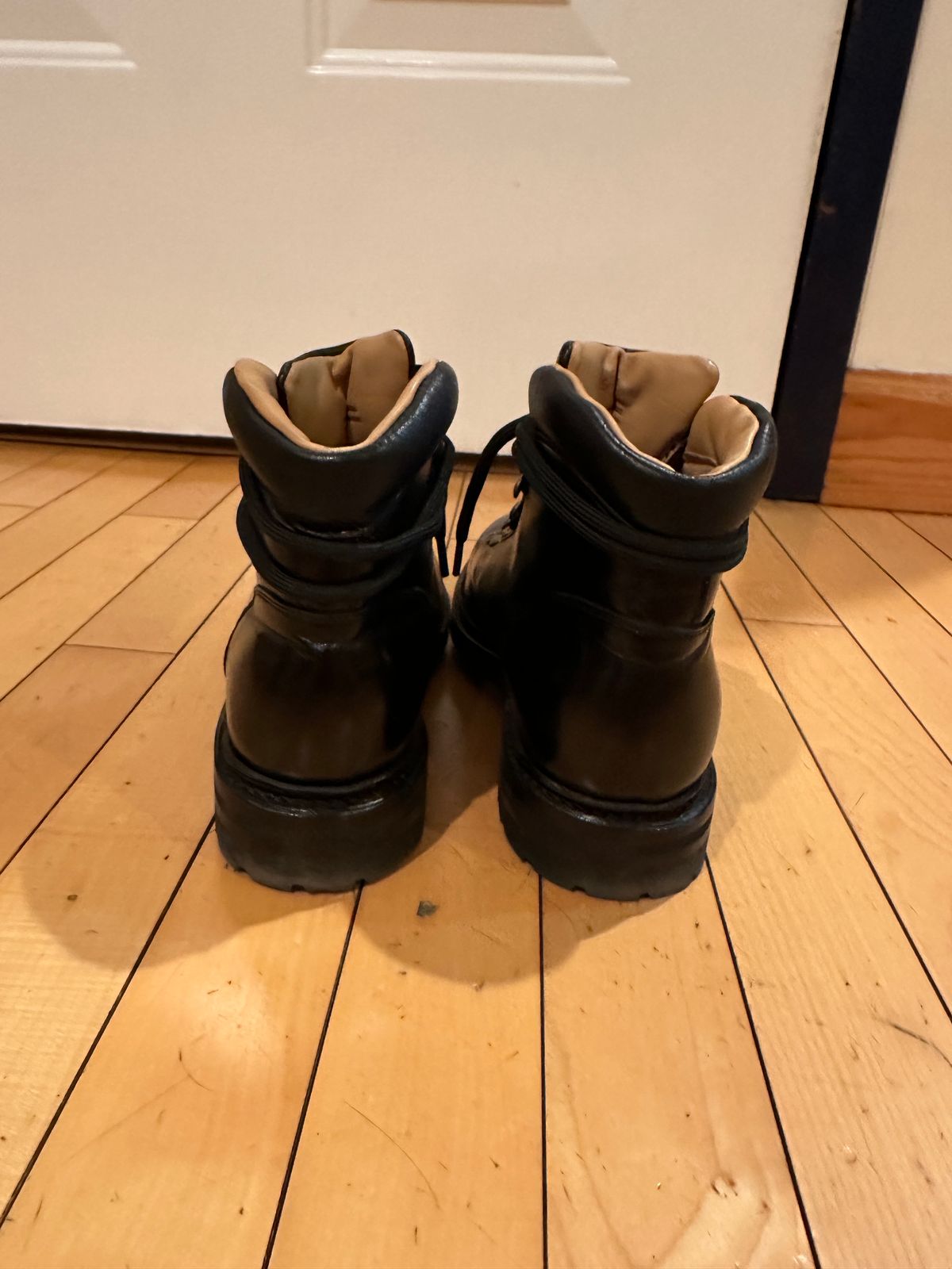 Photo by waltyboy on January 6, 2024 of the Meermin Hiking Boot in D'Annonay Black Calf.