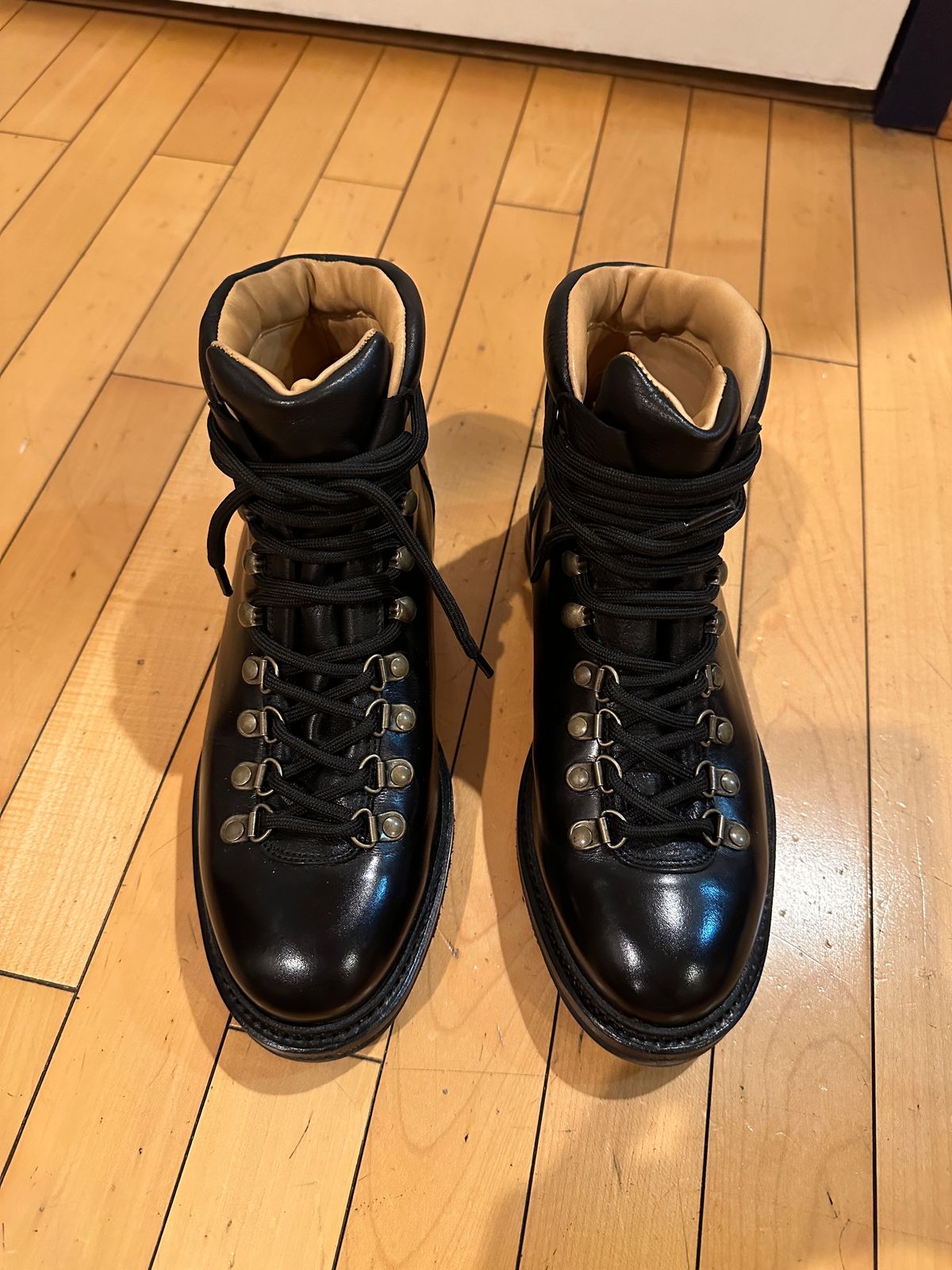 Photo by waltyboy on January 6, 2024 of the Meermin Hiking Boot in D'Annonay Black Calf.