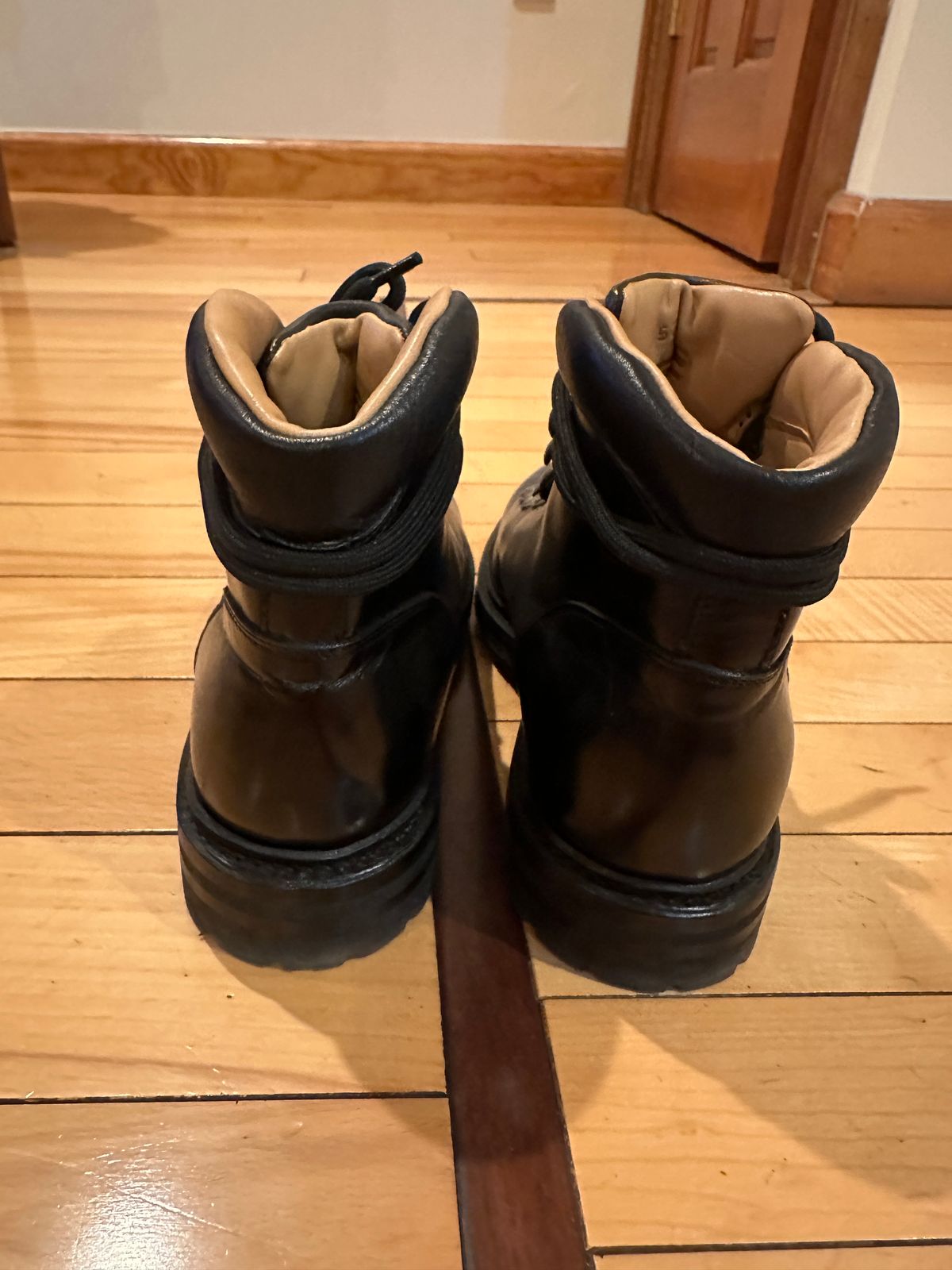 Photo by waltyboy on April 6, 2024 of the Meermin Hiking Boot in D'Annonay Black Calf.