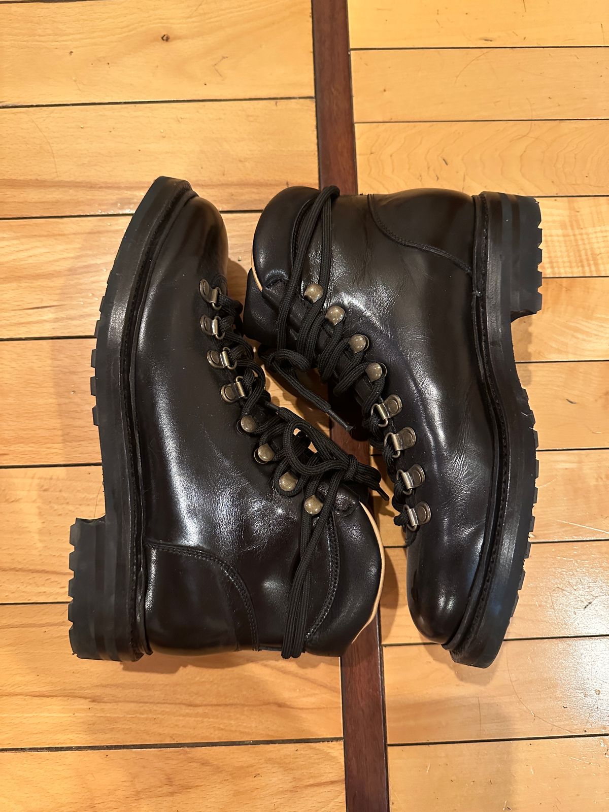 Photo by waltyboy on April 6, 2024 of the Meermin Hiking Boot in D'Annonay Black Calf.