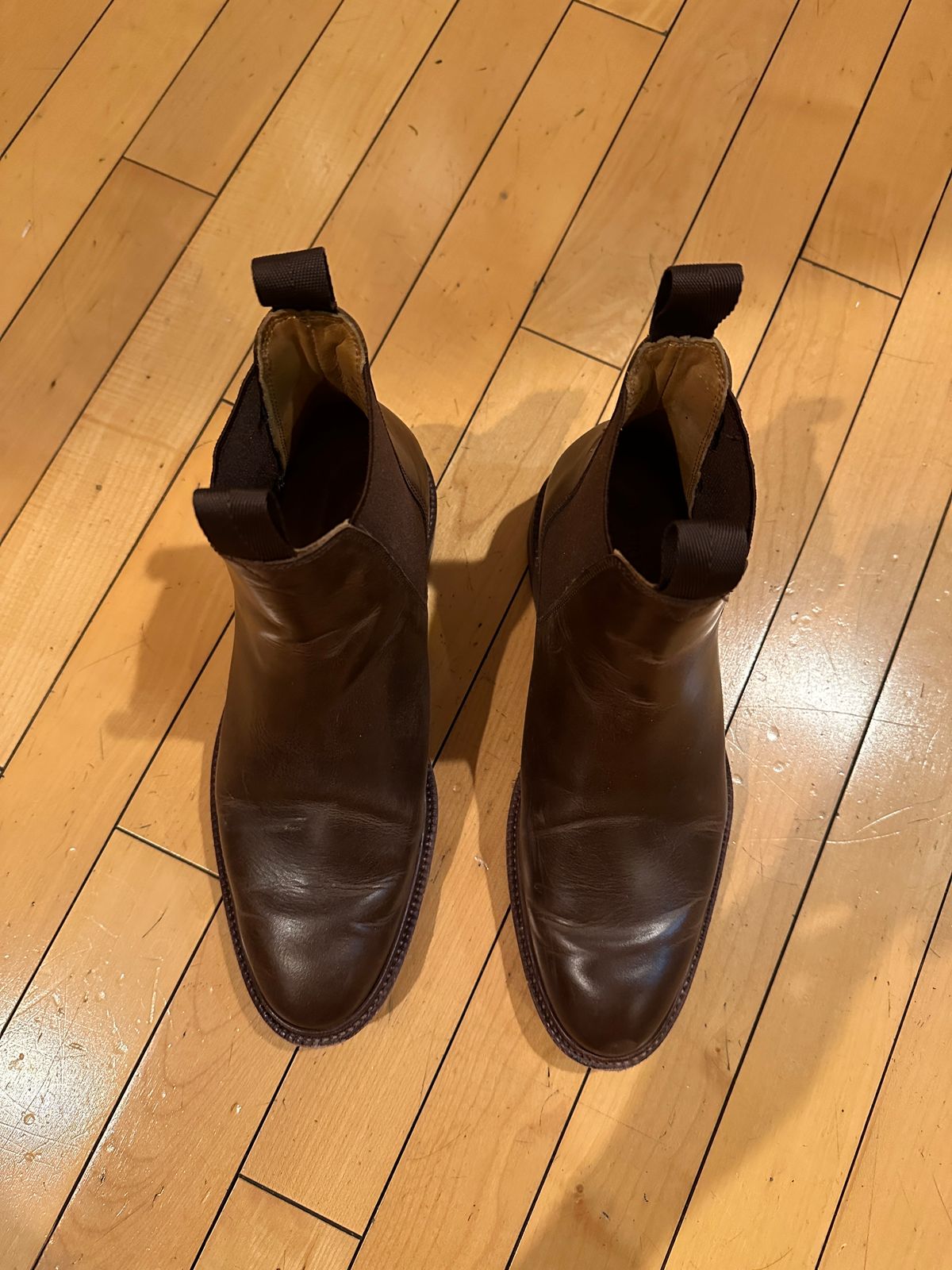 Photo by waltyboy on January 6, 2024 of the Meermin Chelsea Boot in Rust Waxy Calf.