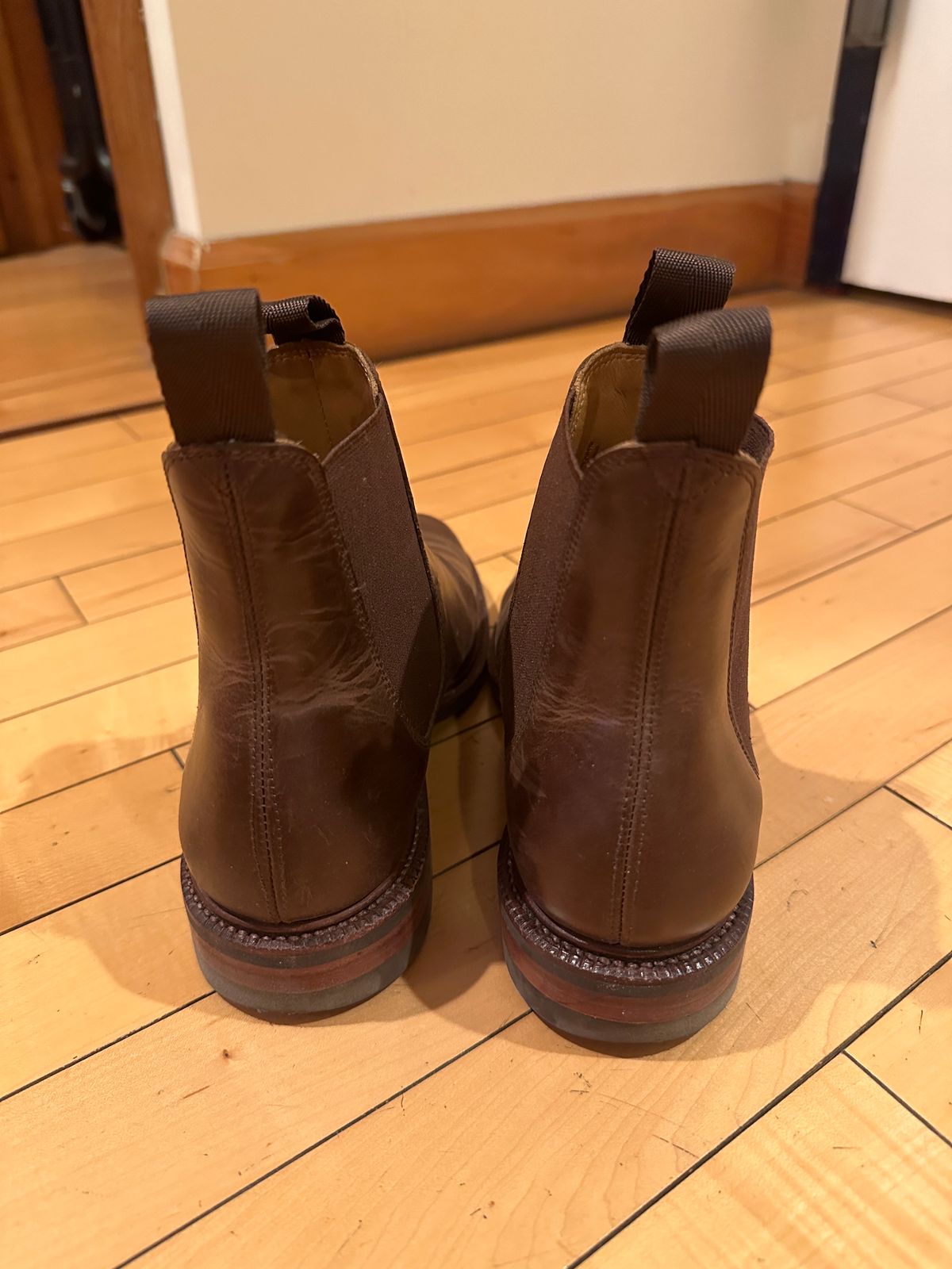 Photo by waltyboy on February 6, 2024 of the Meermin Chelsea Boot in Rust Waxy Calf.