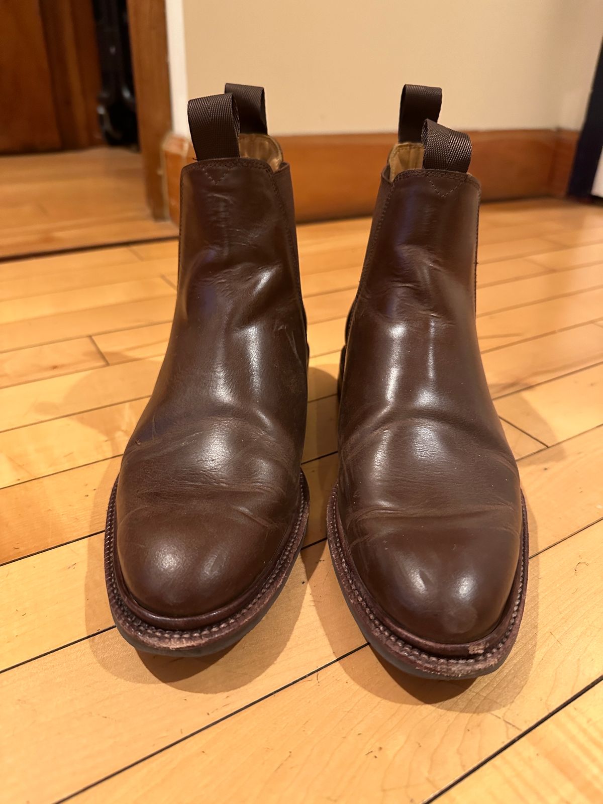 Photo by waltyboy on February 6, 2024 of the Meermin Chelsea Boot in Rust Waxy Calf.