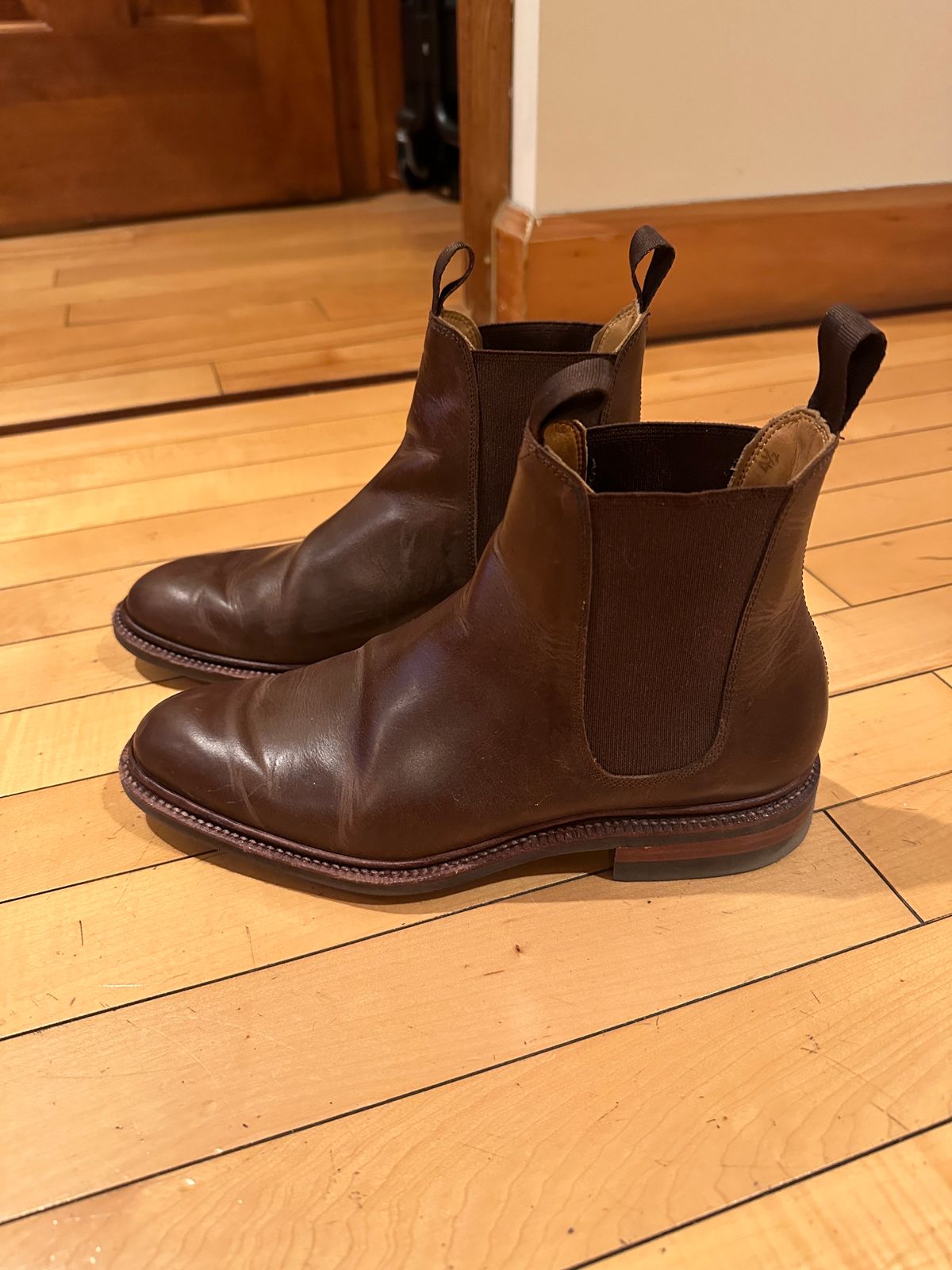 Photo by waltyboy on February 6, 2024 of the Meermin Chelsea Boot in Rust Waxy Calf.
