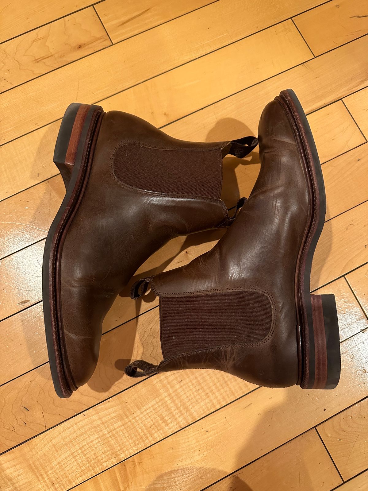 Photo by waltyboy on February 6, 2024 of the Meermin Chelsea Boot in Rust Waxy Calf.
