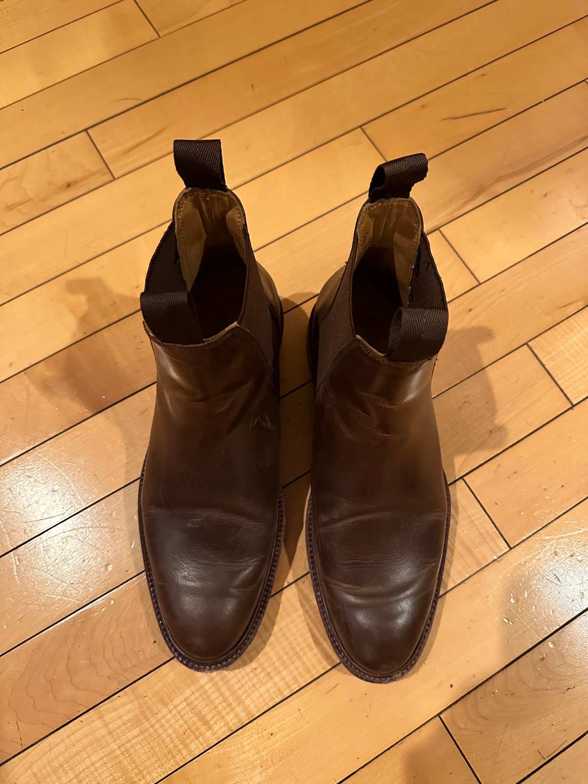 Photo by waltyboy on February 6, 2024 of the Meermin Chelsea Boot in Rust Waxy Calf.