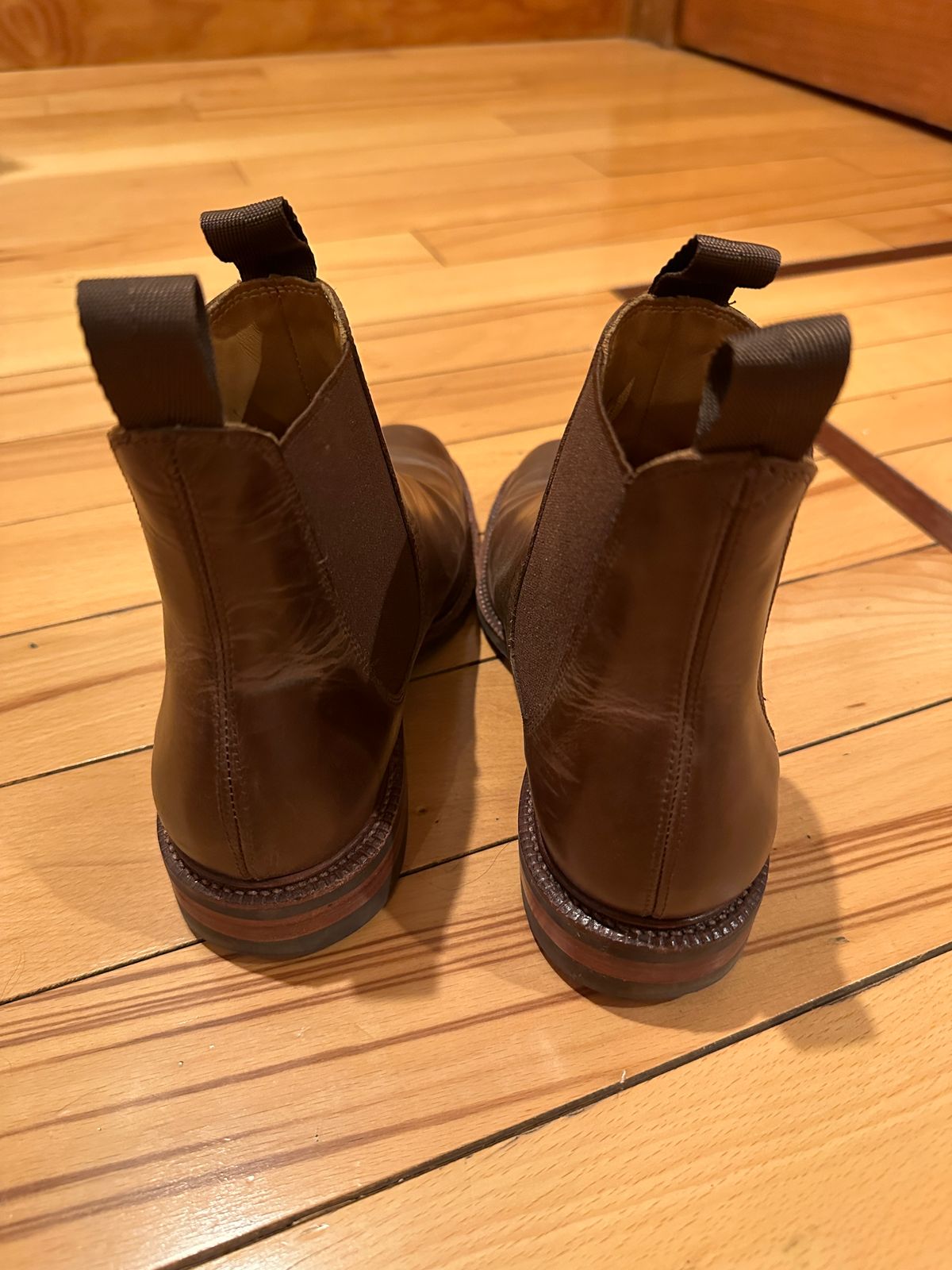 Photo by waltyboy on March 6, 2024 of the Meermin Chelsea Boot in Rust Waxy Calf.