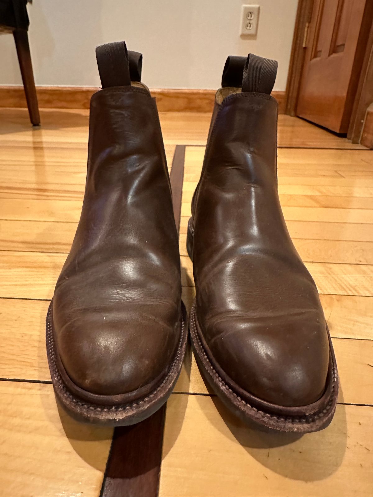 Photo by waltyboy on April 6, 2024 of the Meermin Chelsea Boot in Rust Waxy Calf.
