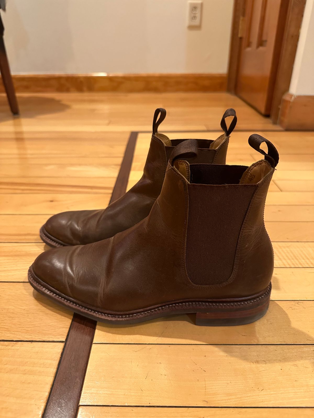 Photo by waltyboy on April 6, 2024 of the Meermin Chelsea Boot in Rust Waxy Calf.