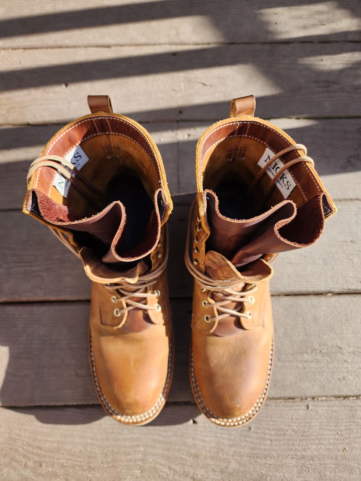 Photo by ba_knows on November 4, 2022 of the Nicks Traveler in Horween Orange Predator.
