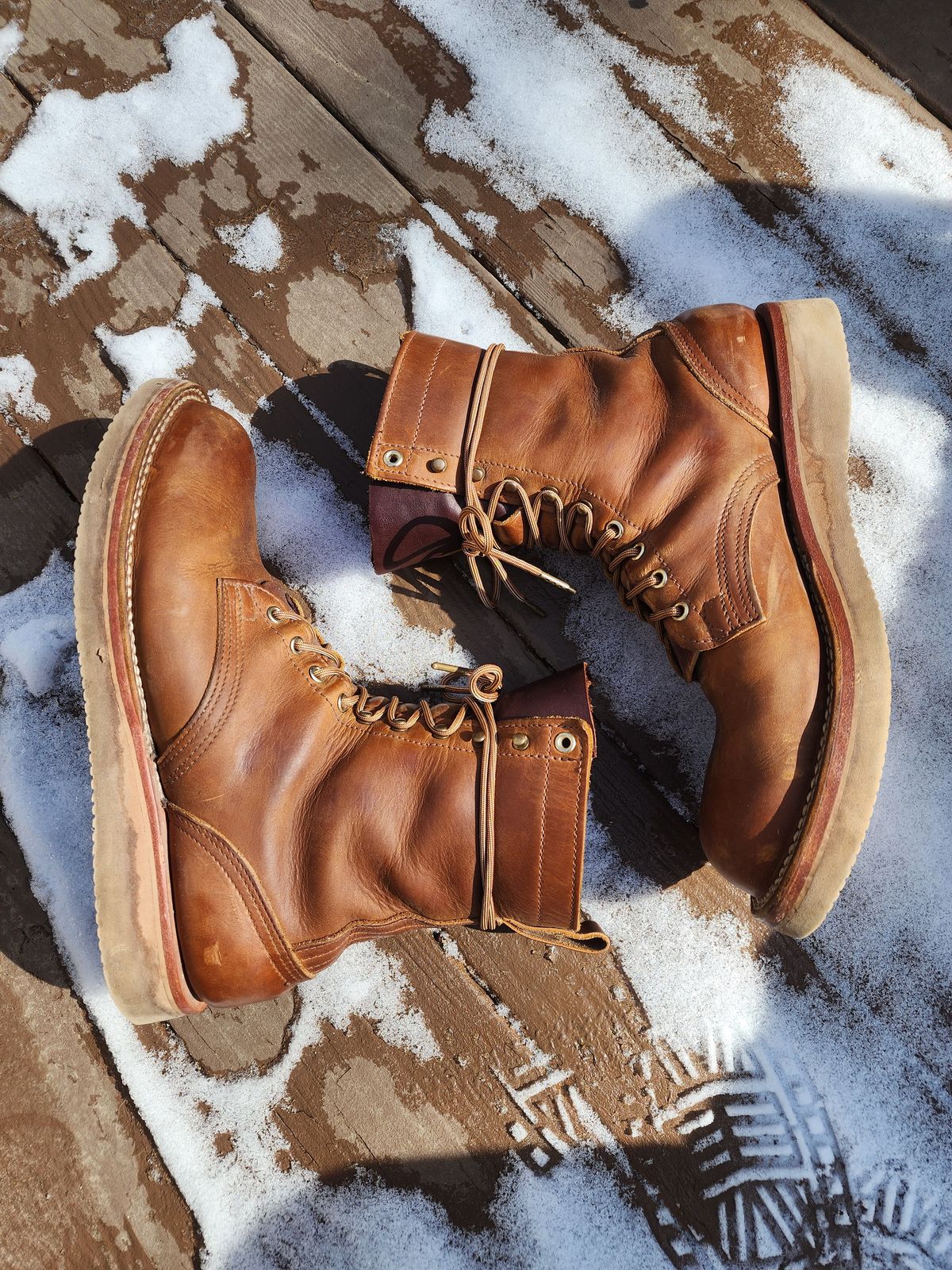 Photo by ba_knows on March 1, 2023 of the Nicks Traveler in Horween Orange Predator.