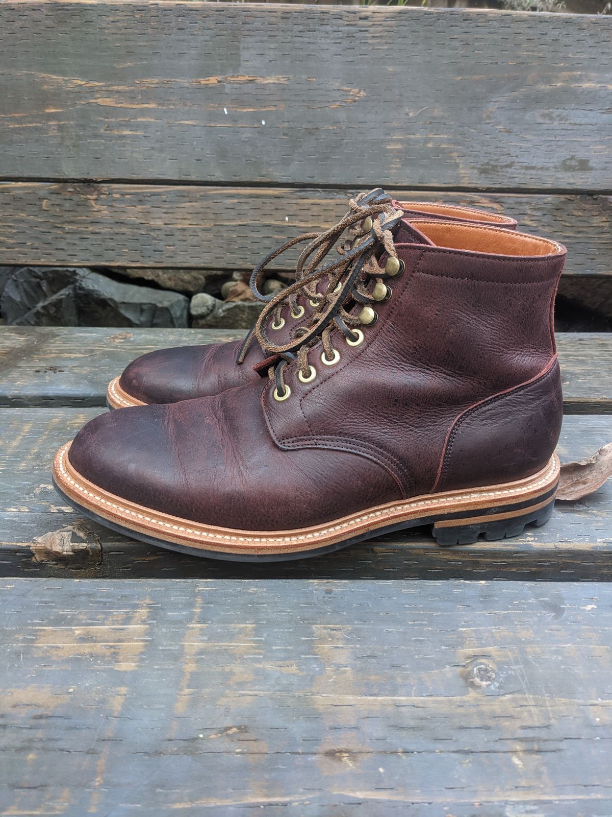 Photo by pumas88888888 on November 2, 2022 of the Grant Stone Diesel Boot in C.F. Stead Dark Burgundy Classic Kudu.