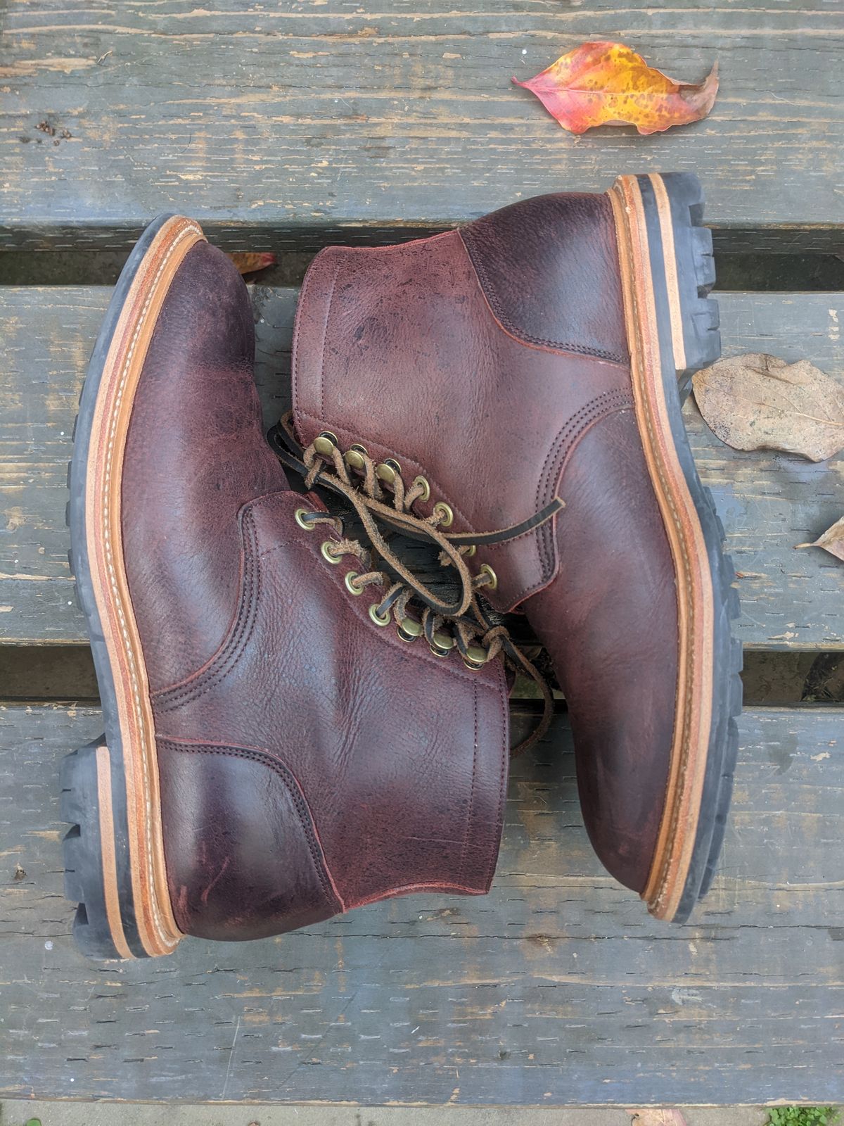 Photo by pumas88888888 on November 2, 2022 of the Grant Stone Diesel Boot in C.F. Stead Dark Burgundy Classic Kudu.