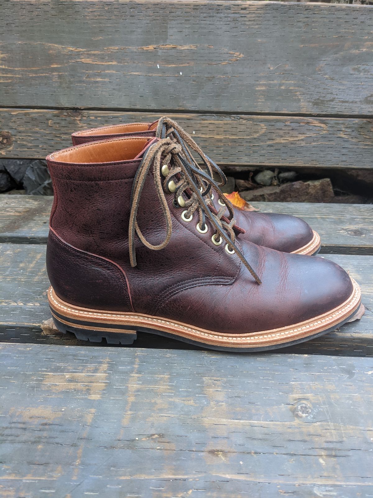 Photo by pumas88888888 on November 2, 2022 of the Grant Stone Diesel Boot in C.F. Stead Dark Burgundy Classic Kudu.