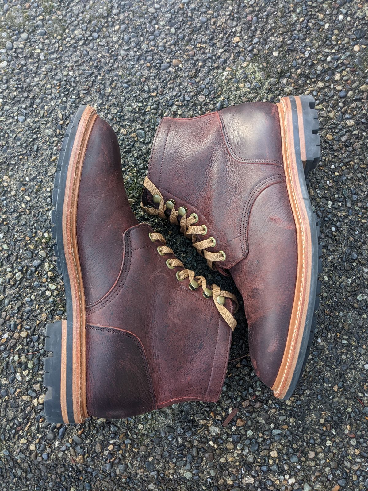 Photo by pumas88888888 on December 4, 2022 of the Grant Stone Diesel Boot in C.F. Stead Dark Burgundy Classic Kudu.