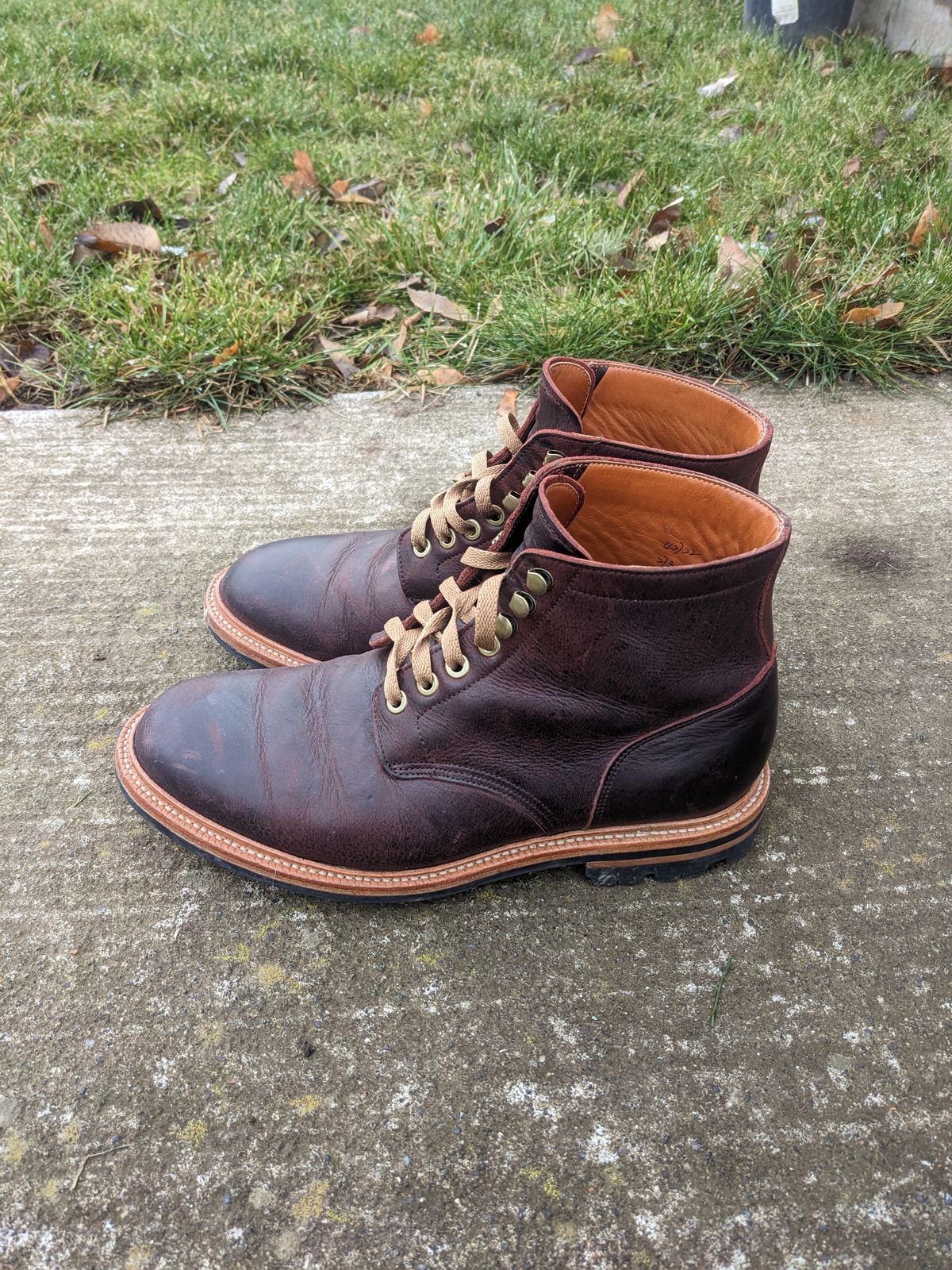 Photo by pumas88888888 on January 4, 2023 of the Grant Stone Diesel Boot in C.F. Stead Dark Burgundy Classic Kudu.