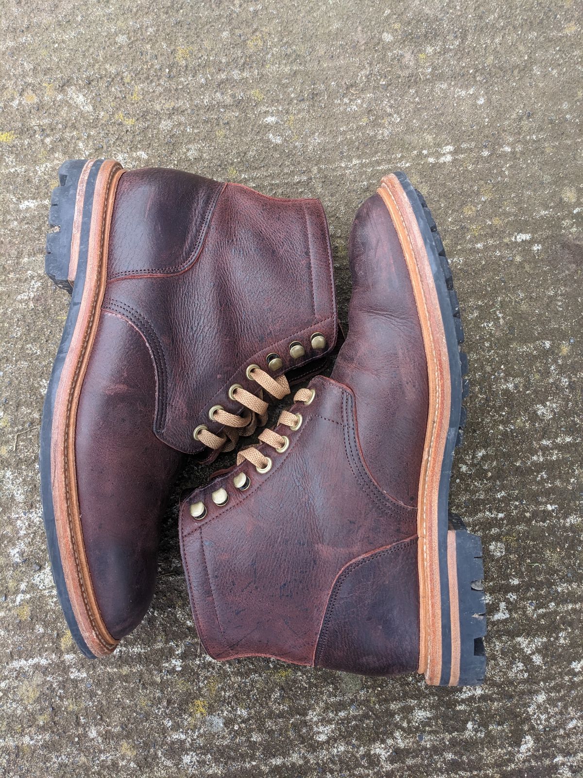 Photo by pumas88888888 on January 4, 2023 of the Grant Stone Diesel Boot in C.F. Stead Dark Burgundy Classic Kudu.