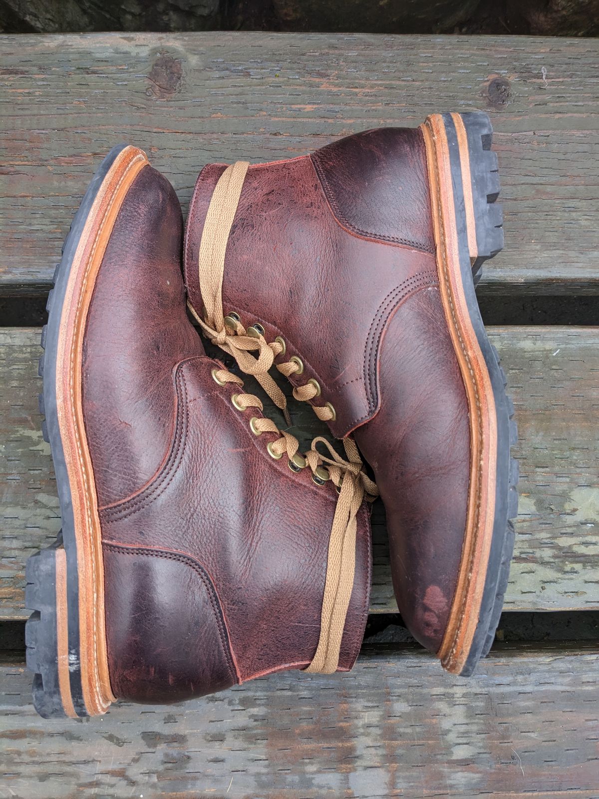 Photo by pumas88888888 on February 4, 2023 of the Grant Stone Diesel Boot in C.F. Stead Dark Burgundy Classic Kudu.
