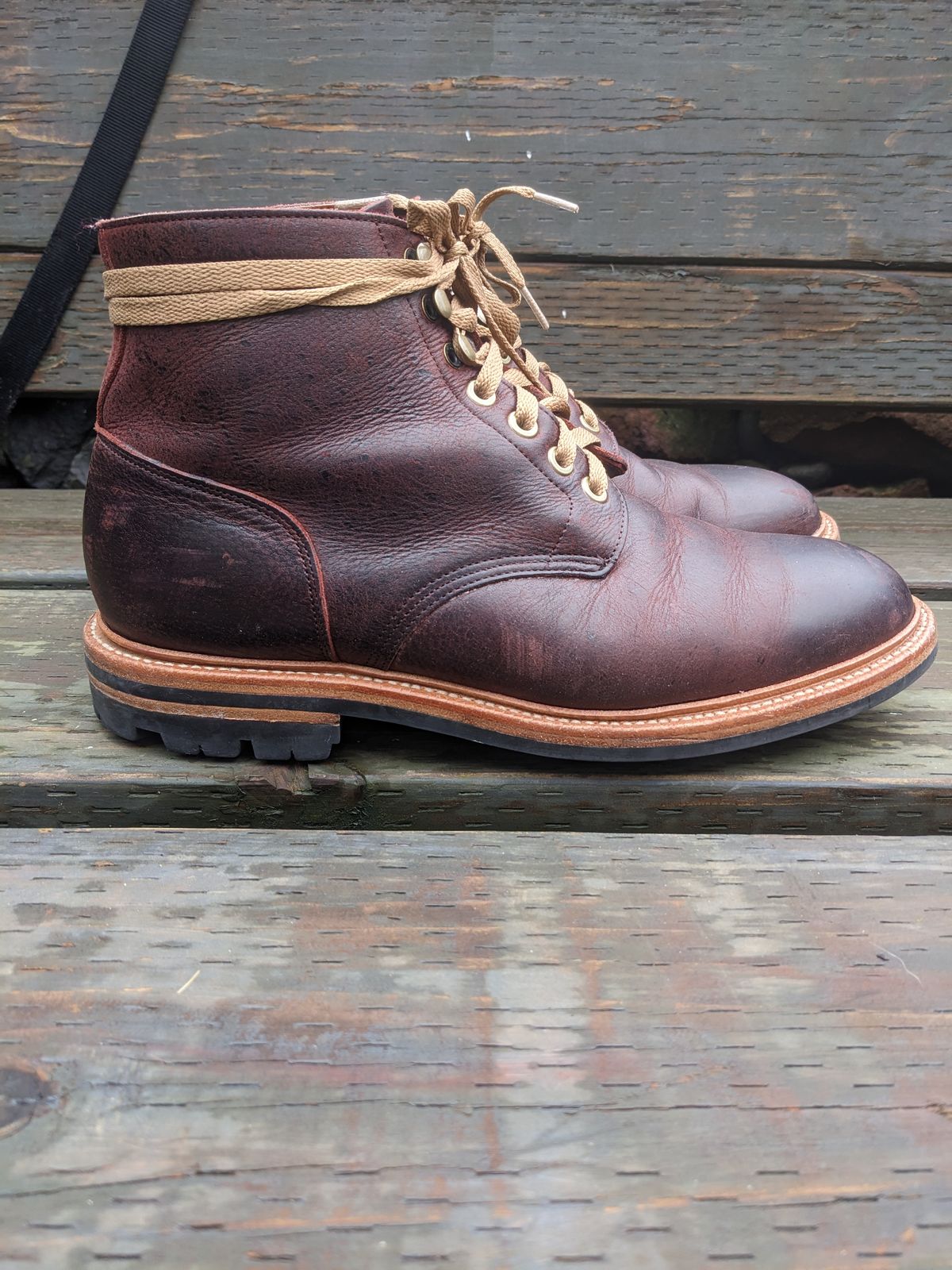 Photo by pumas88888888 on February 4, 2023 of the Grant Stone Diesel Boot in C.F. Stead Dark Burgundy Classic Kudu.