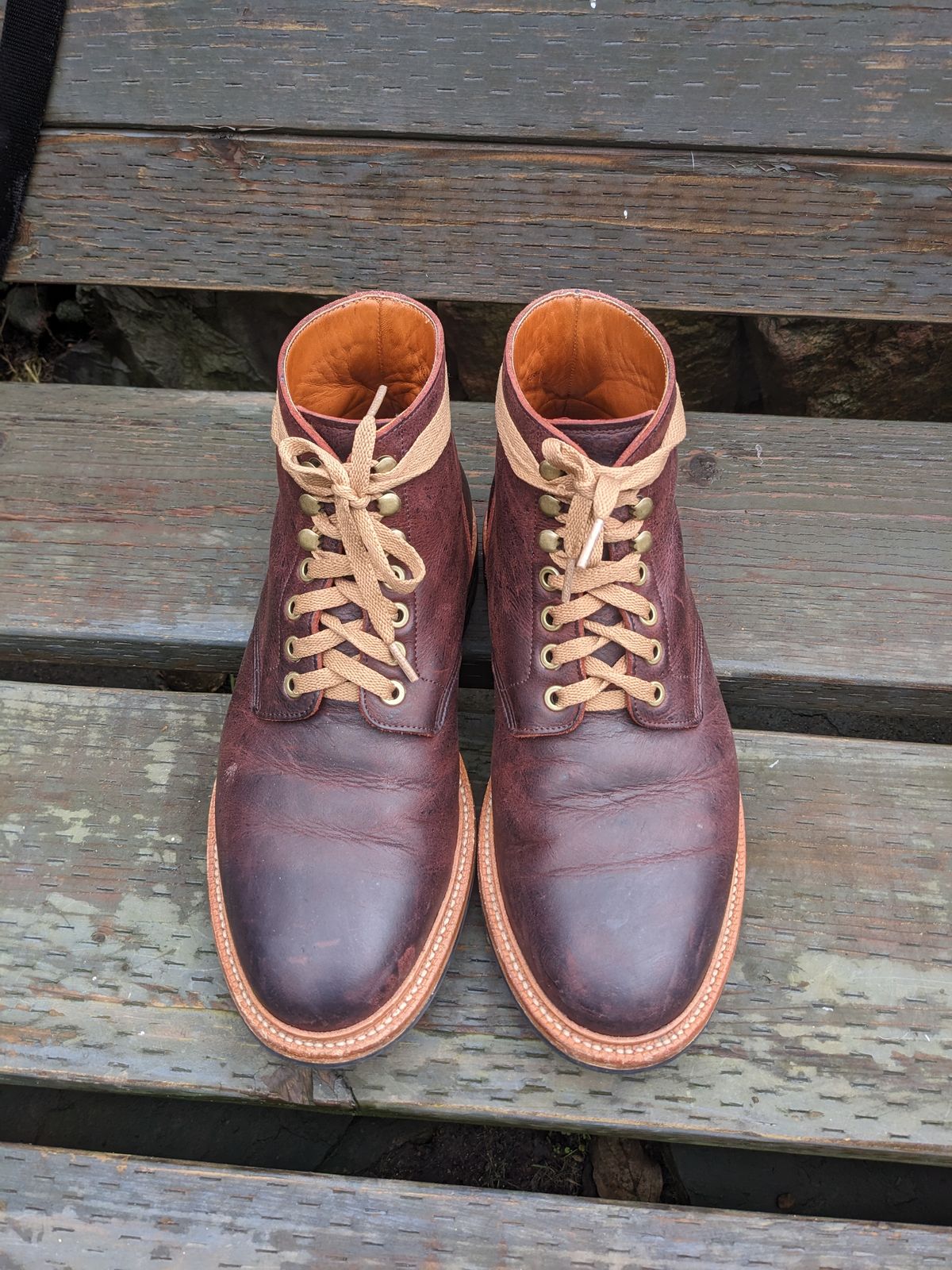 Photo by pumas88888888 on February 4, 2023 of the Grant Stone Diesel Boot in C.F. Stead Dark Burgundy Classic Kudu.