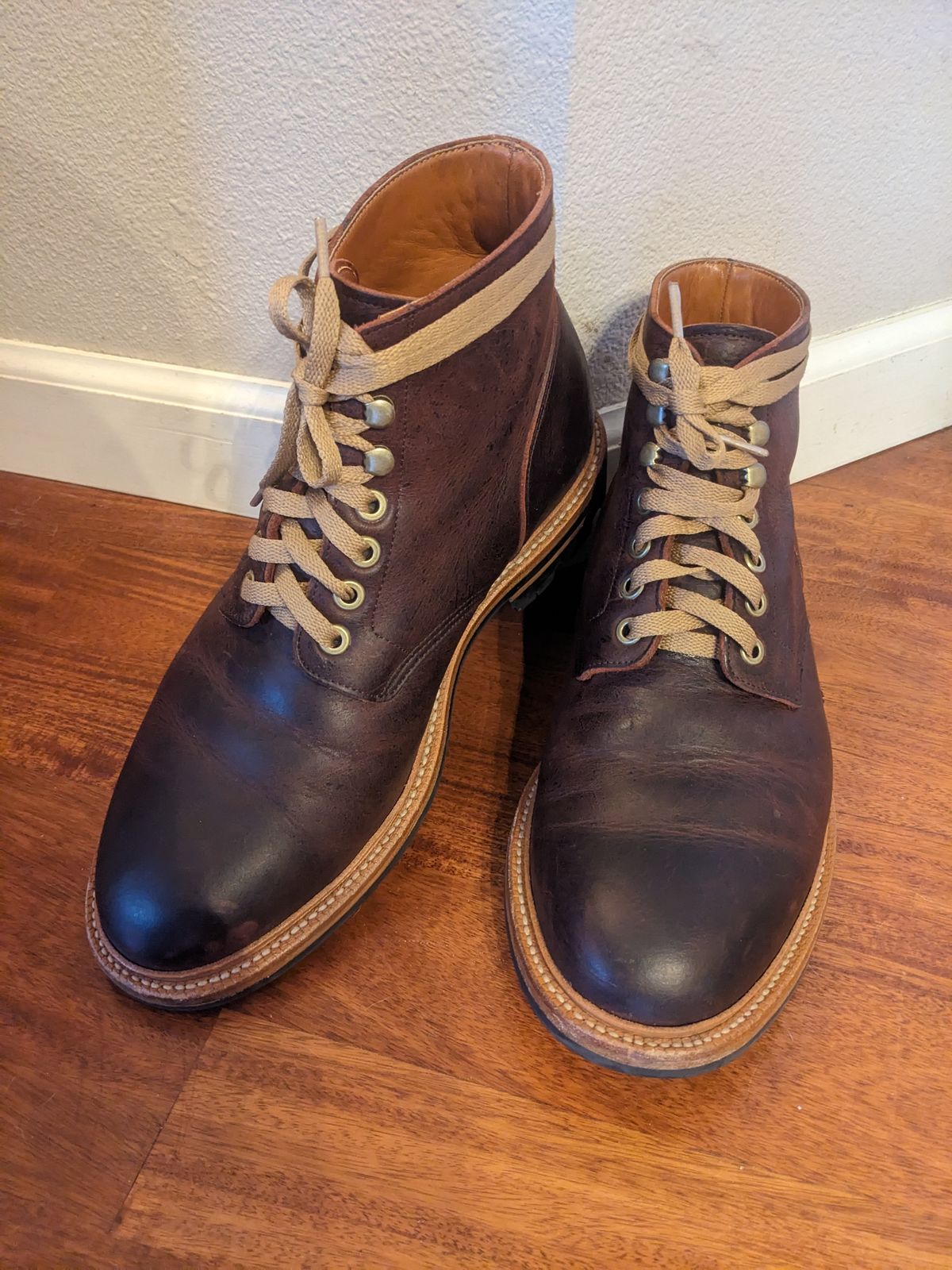 Photo by pumas88888888 on March 4, 2023 of the Grant Stone Diesel Boot in C.F. Stead Dark Burgundy Classic Kudu.
