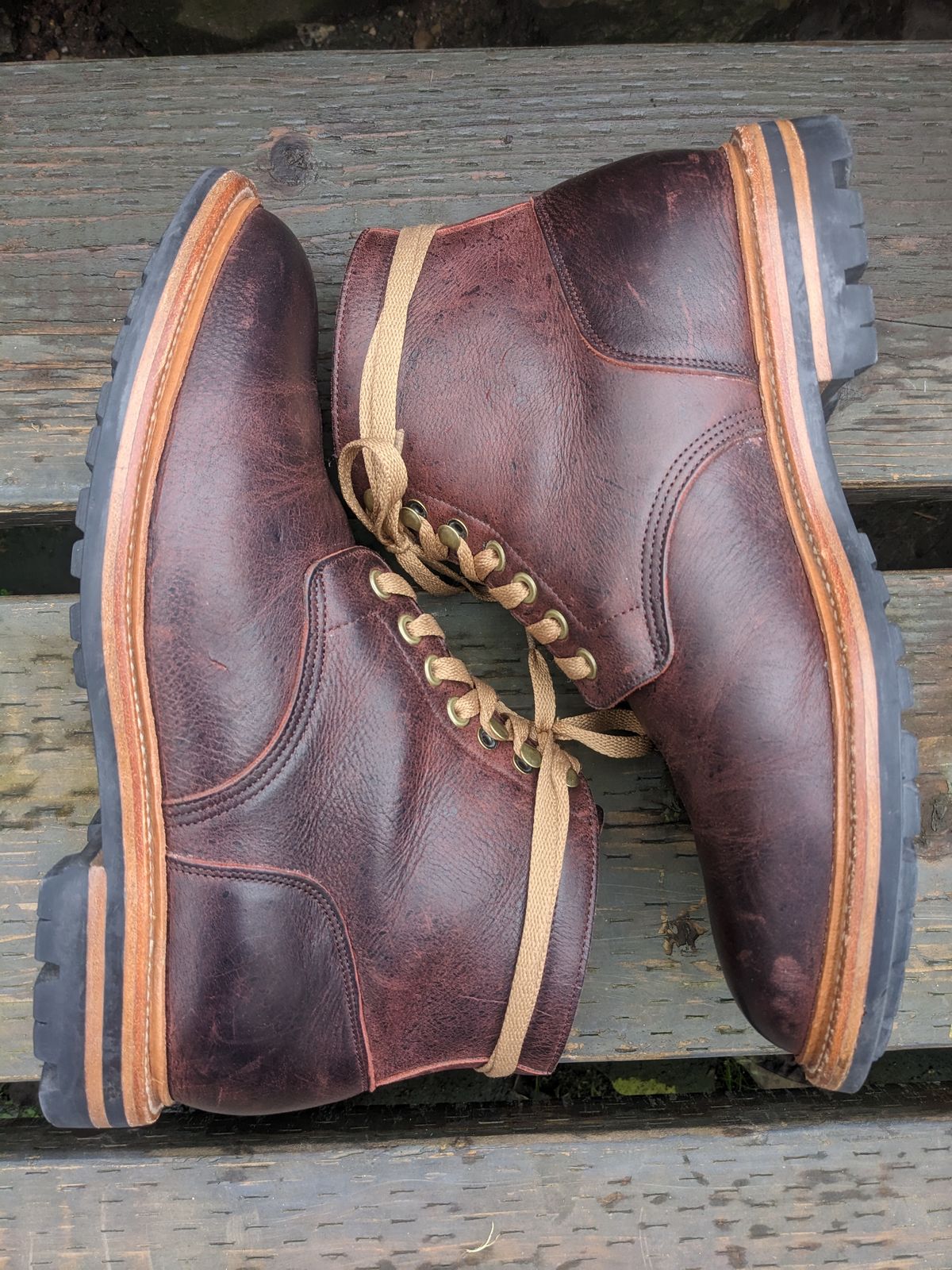 Photo by pumas88888888 on April 2, 2023 of the Grant Stone Diesel Boot in C.F. Stead Dark Burgundy Classic Kudu.