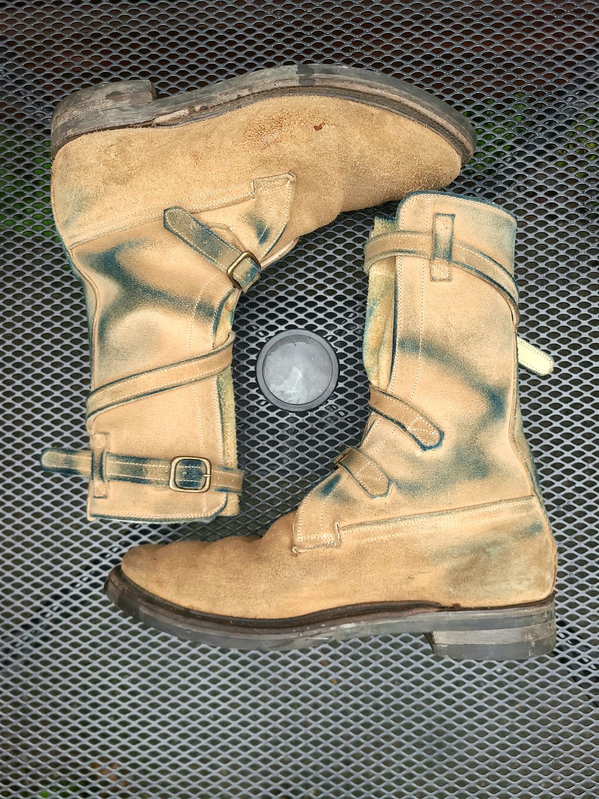 Photo by TheSlickBastard on March 2, 2024 of the Dehner Tank Boot (Strap) in Tan Calfskin.