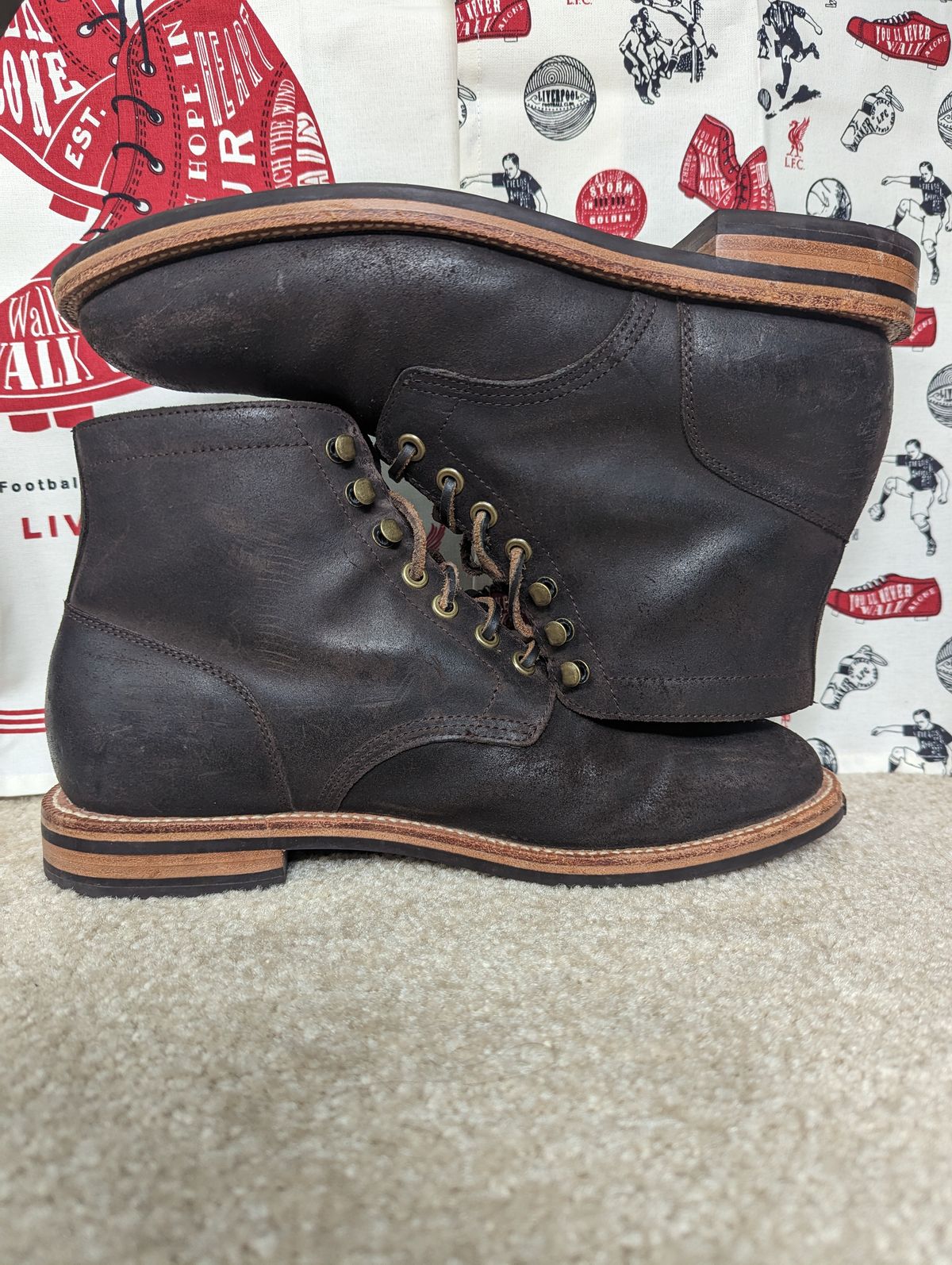 Photo by unofficiallegends on January 2, 2023 of the Grant Stone Diesel Boot in C.F. Stead Earth Waxy Commander Suede.