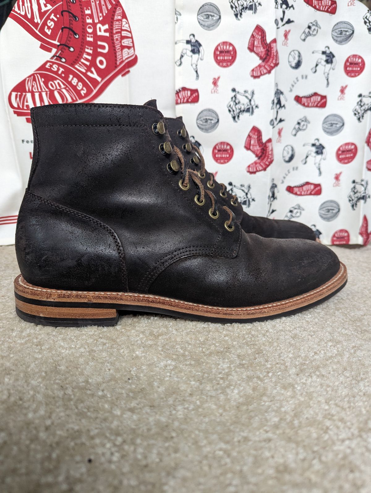 Photo by unofficiallegends on January 2, 2023 of the Grant Stone Diesel Boot in C.F. Stead Earth Waxy Commander Suede.
