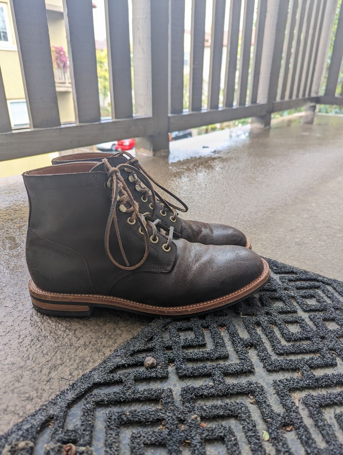Photo by unofficiallegends on March 2, 2023 of the Grant Stone Diesel Boot in C.F. Stead Earth Waxy Commander Suede.