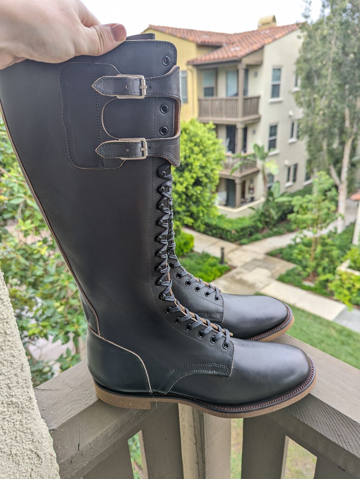 Photo by unofficiallegends on October 1, 2023 of the Clinch x Black Sign Transcontinental in Degermann Black Gustave Cowhide.