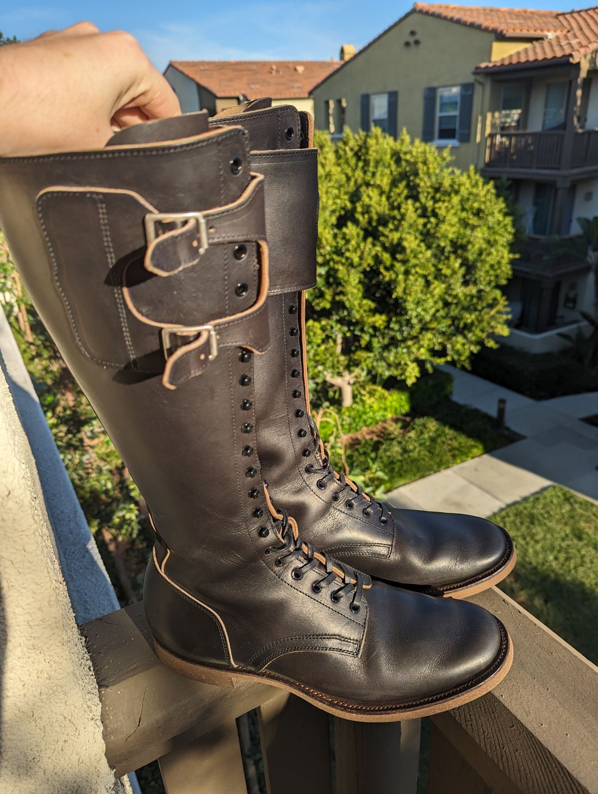 Photo by unofficiallegends on November 4, 2023 of the Clinch x Black Sign Transcontinental in Degermann Black Gustave Cowhide.